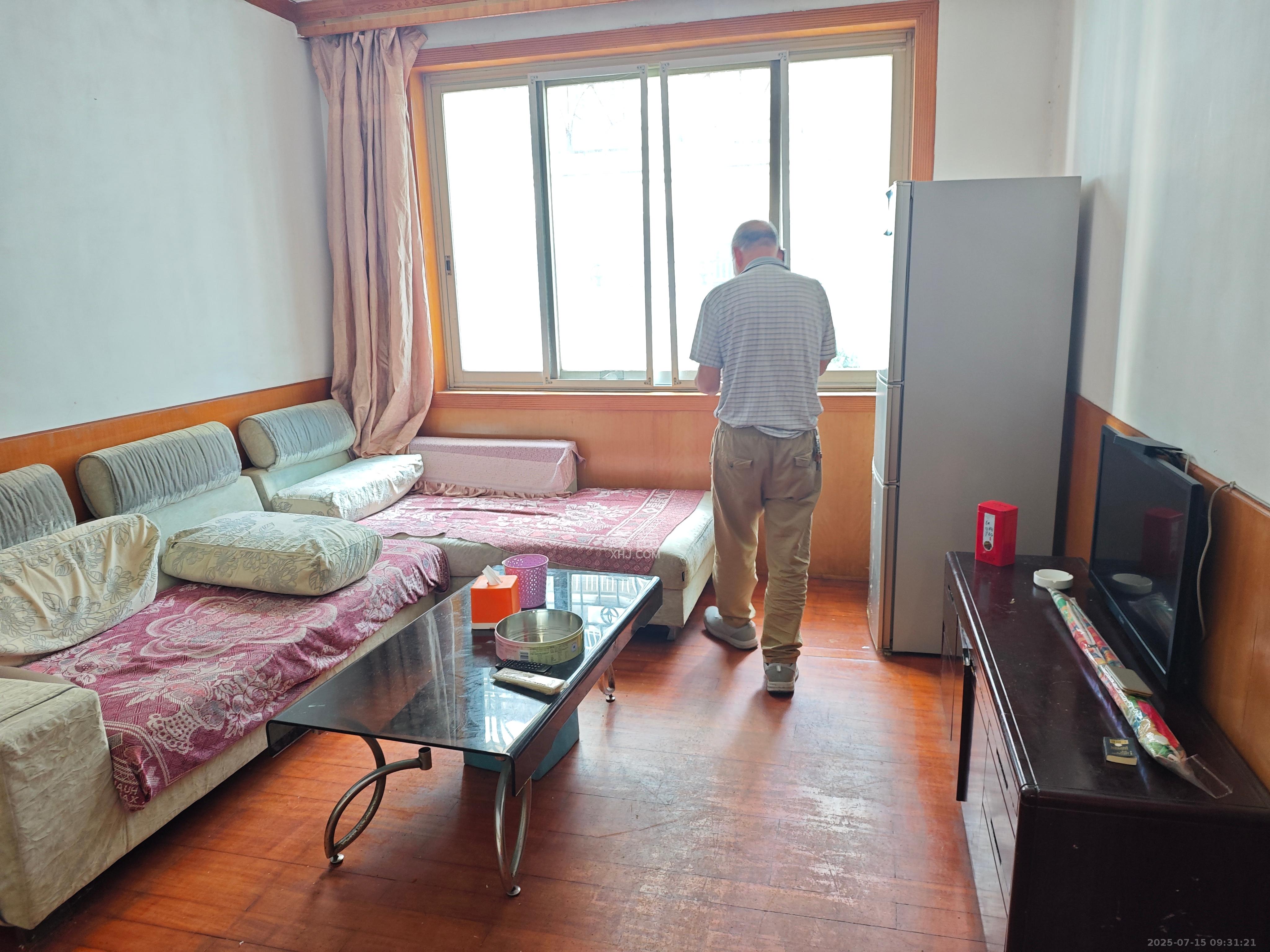 省人大常委会宿舍 2室2厅1卫 2800.0元/月 省人大常委会宿舍 2室2厅1卫 2800.0元/月室内图