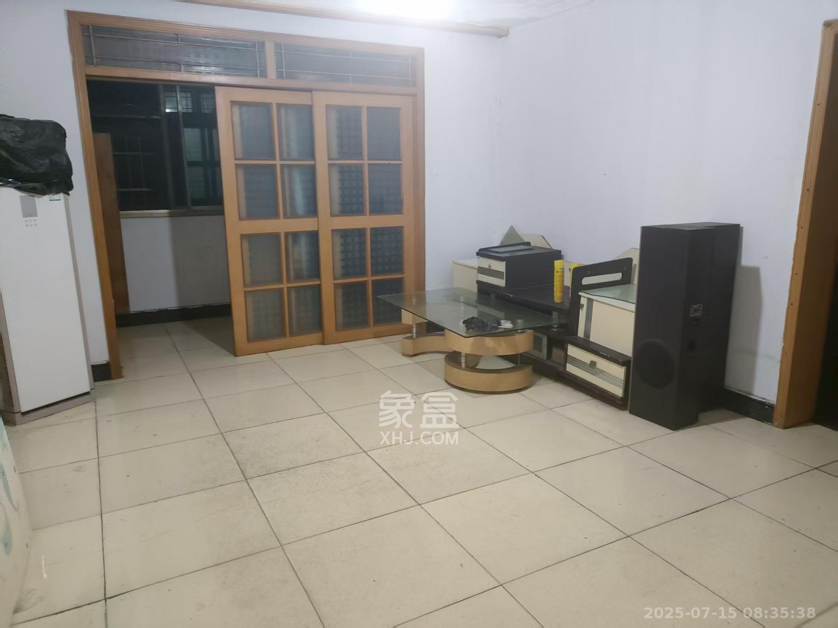 岳北社区 2室2厅1卫 1500.0元/月 岳北社区 2室2厅1卫 1500.0元/月室内图