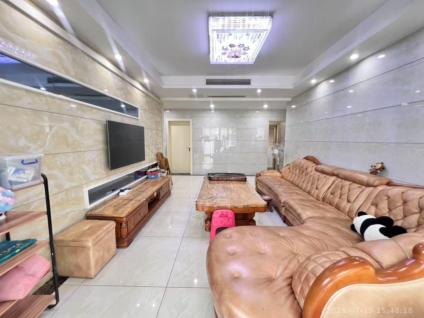 金碧花园  3室2厅2卫    2200.0元/月 金碧花园  3室2厅2卫    2200.0元/月室内图