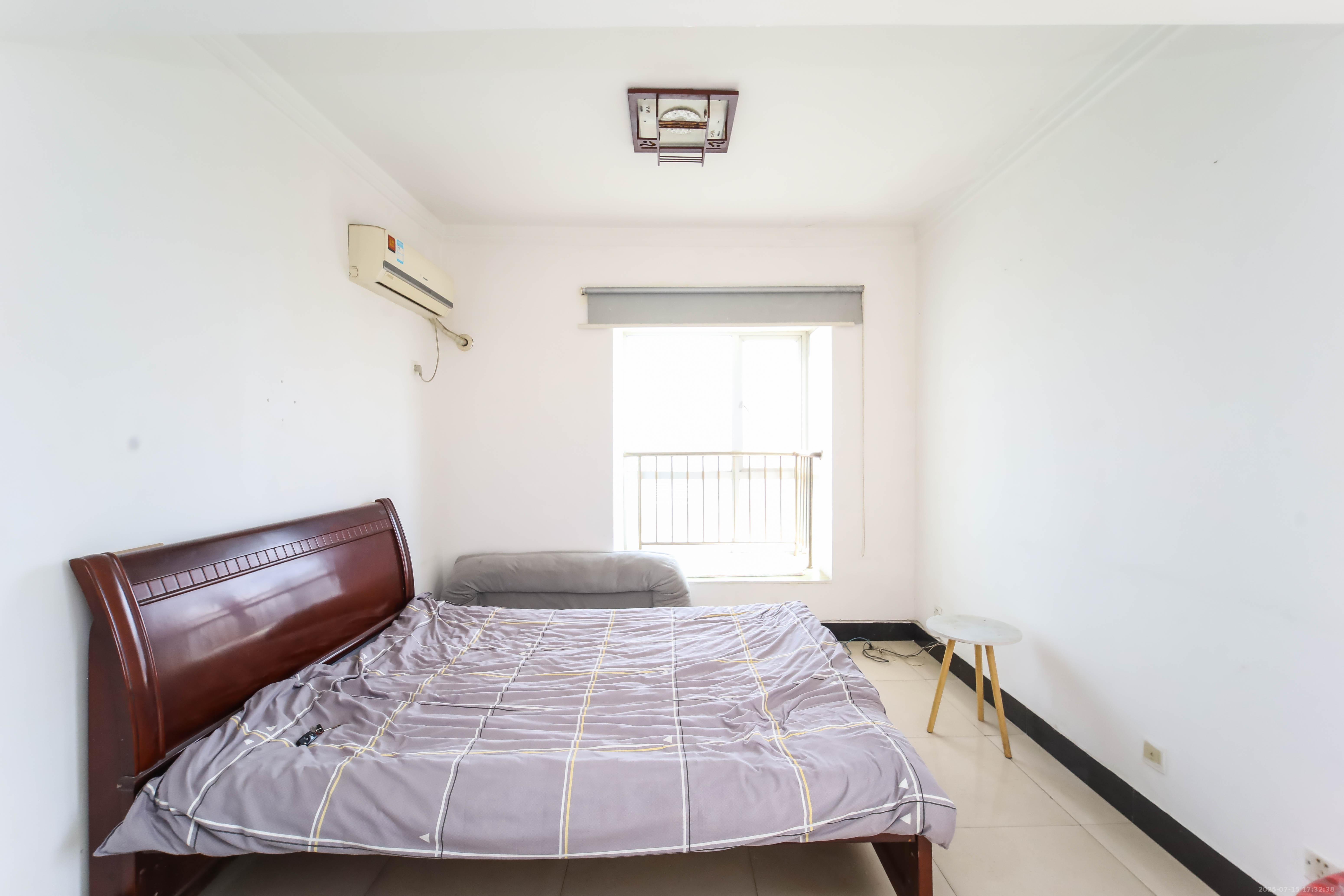 左岸右岸 3室2厅2卫 78.80万 左岸右岸 3室2厅2卫 78.80万卧室