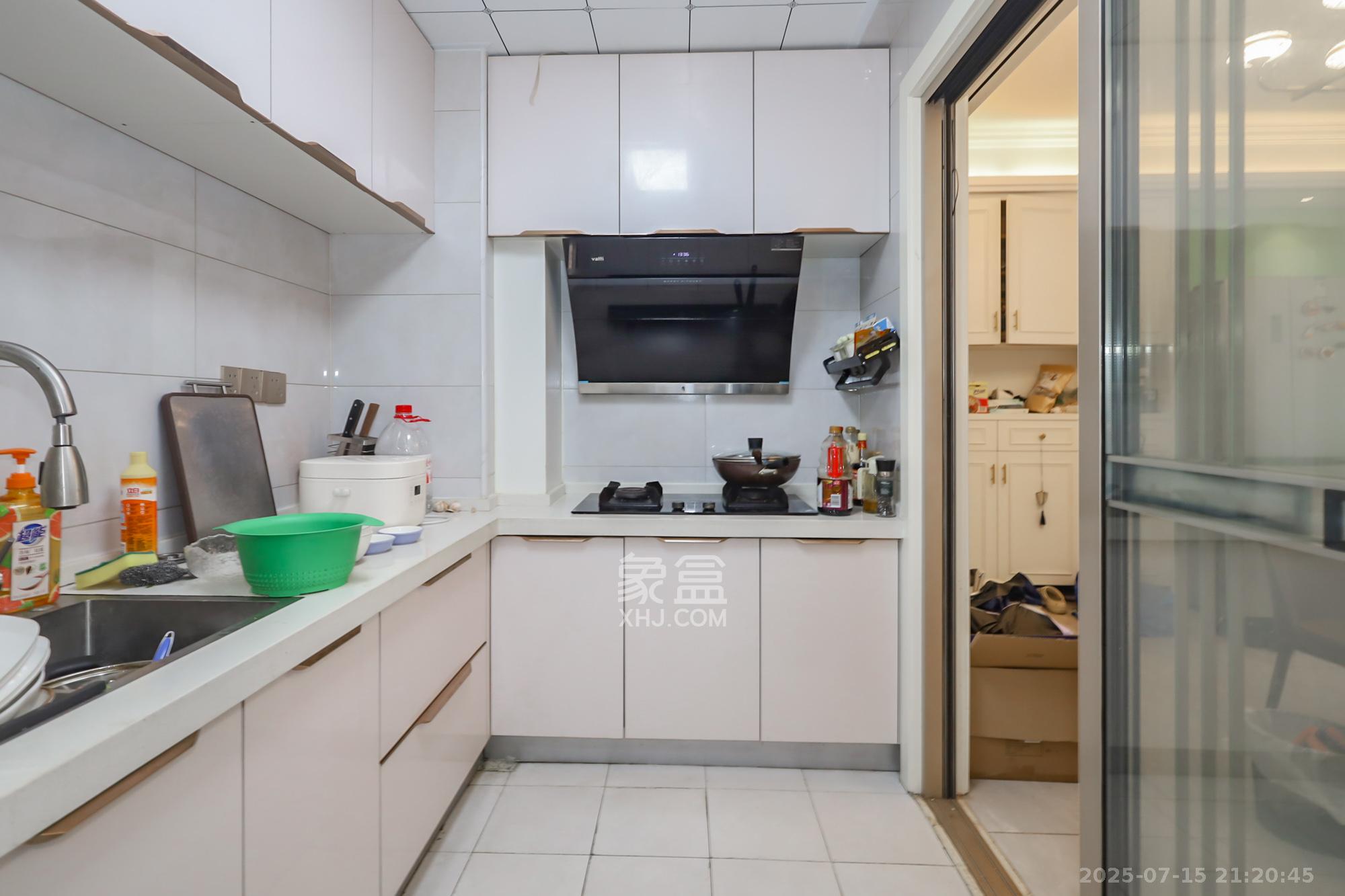 世茂铂翠湾四期(世茂悦享) 3室2厅1卫 108.0万 世茂铂翠湾四期(世茂悦享) 3室2厅1卫 108.0万厨房