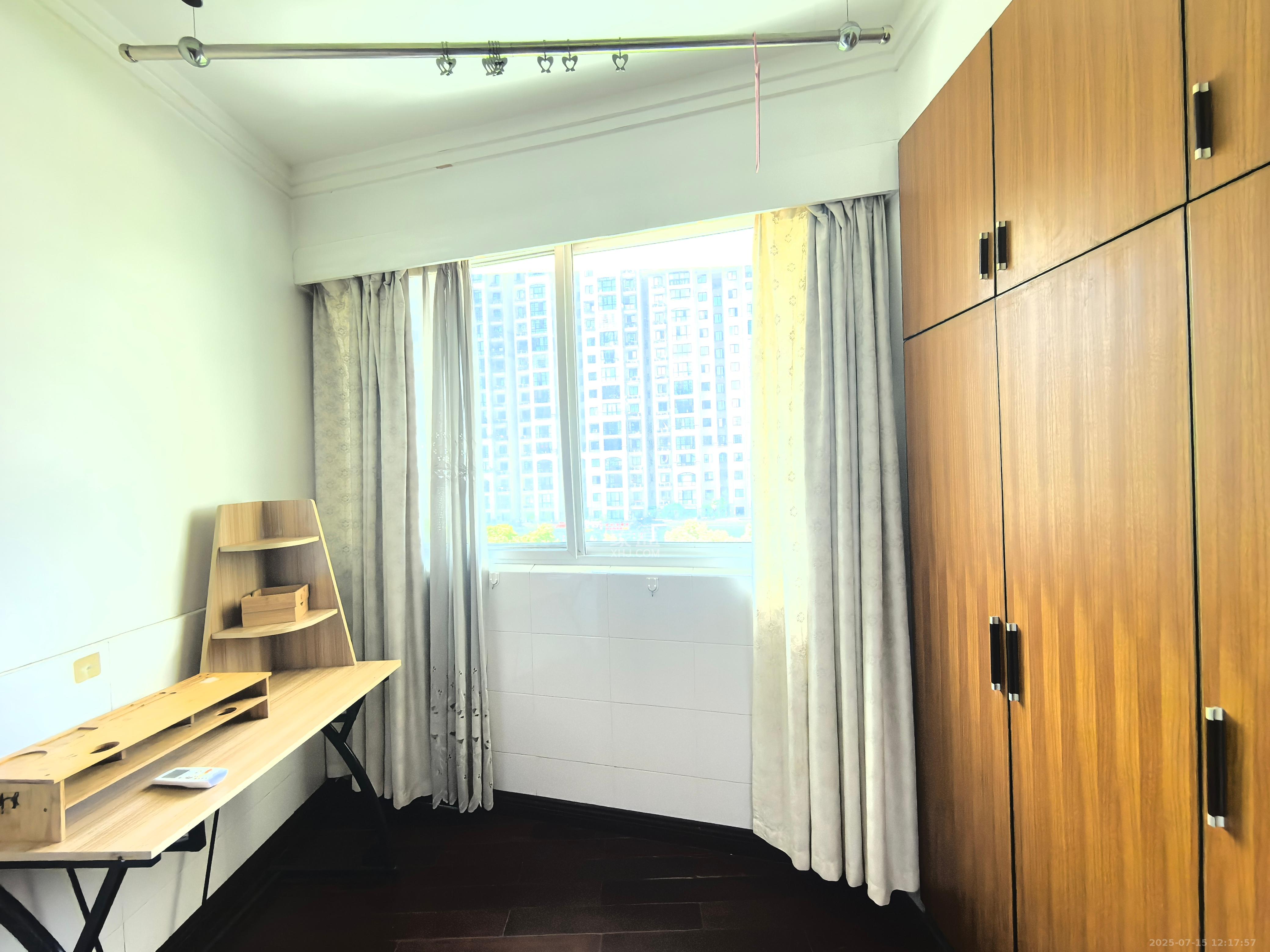 咸嘉新村嘉旺苑  3室2厅2卫   2800.00元/月室内图