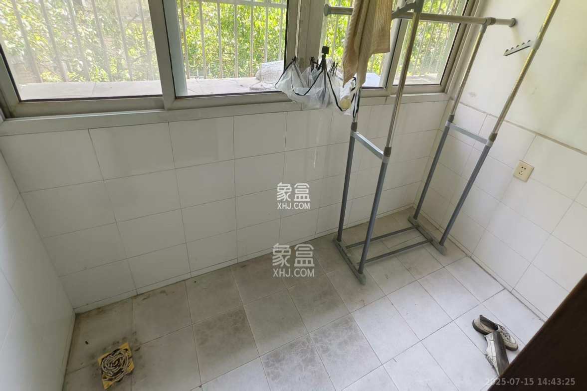 恒达时代花园  4室1厅1卫    2400.0元/月 恒达时代花园  4室1厅1卫    2400.0元/月室内图