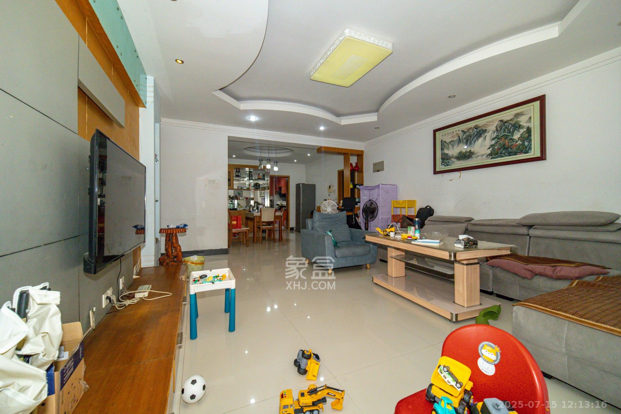 明城公寓  4室2厅2卫    85.88万 明城公寓  4室2厅2卫    85.88万客厅