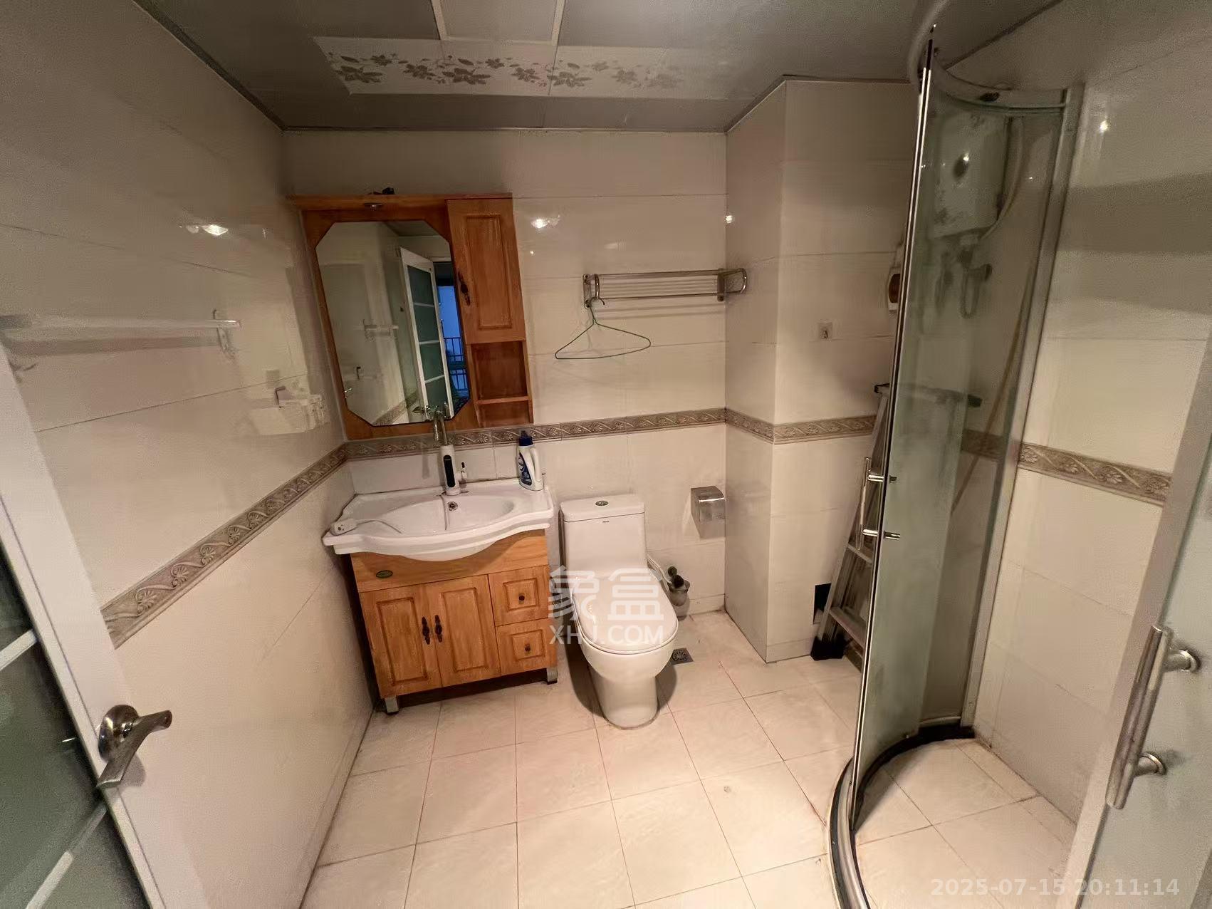 海利科院佳园  3室2厅1卫    2300.0元/月 海利科院佳园  3室2厅1卫    2300.0元/月室内图