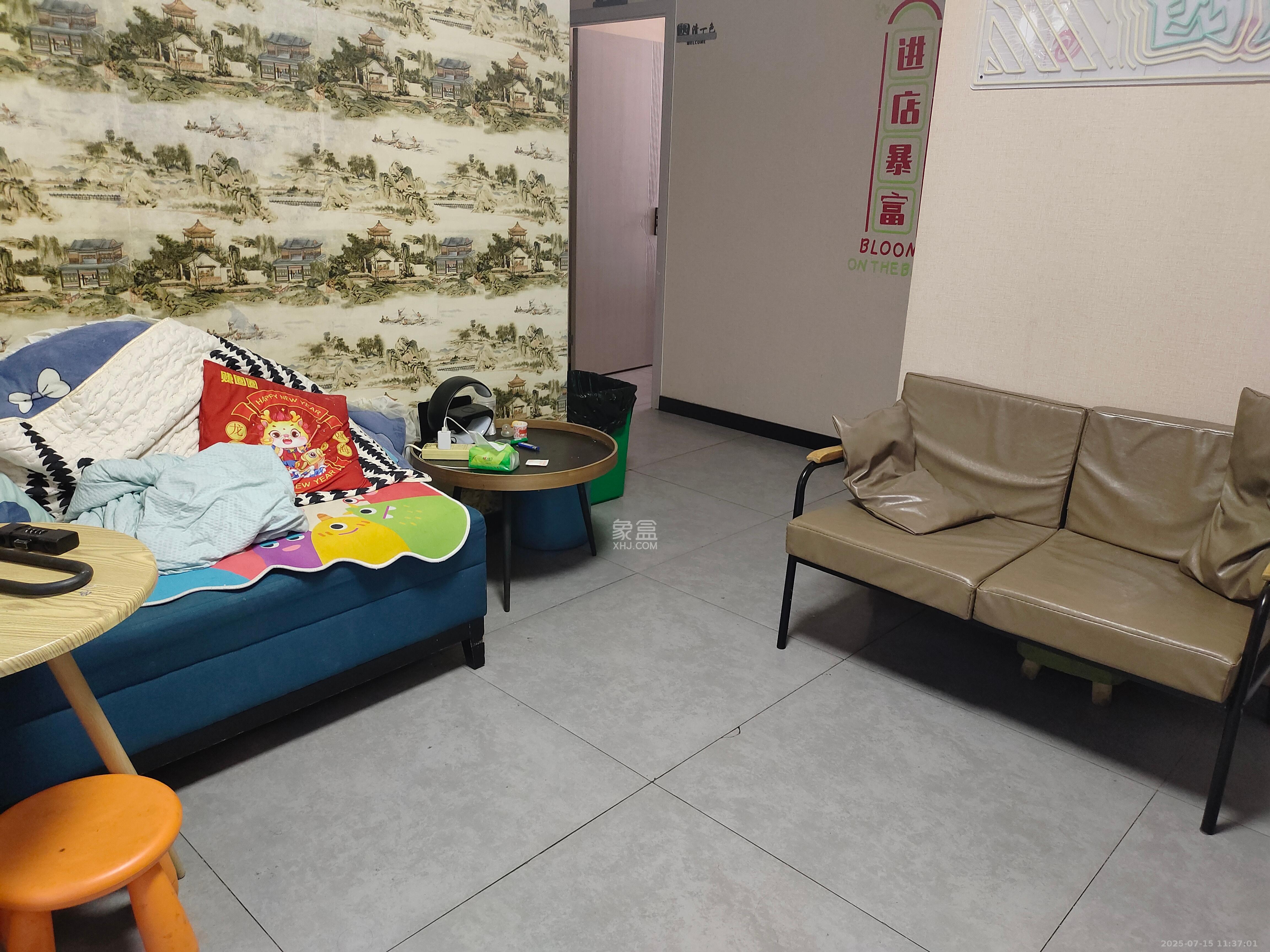 新世界广场 1室1厅1卫 5800.0元/月 新世界广场 1室1厅1卫 5800.0元/月室内图