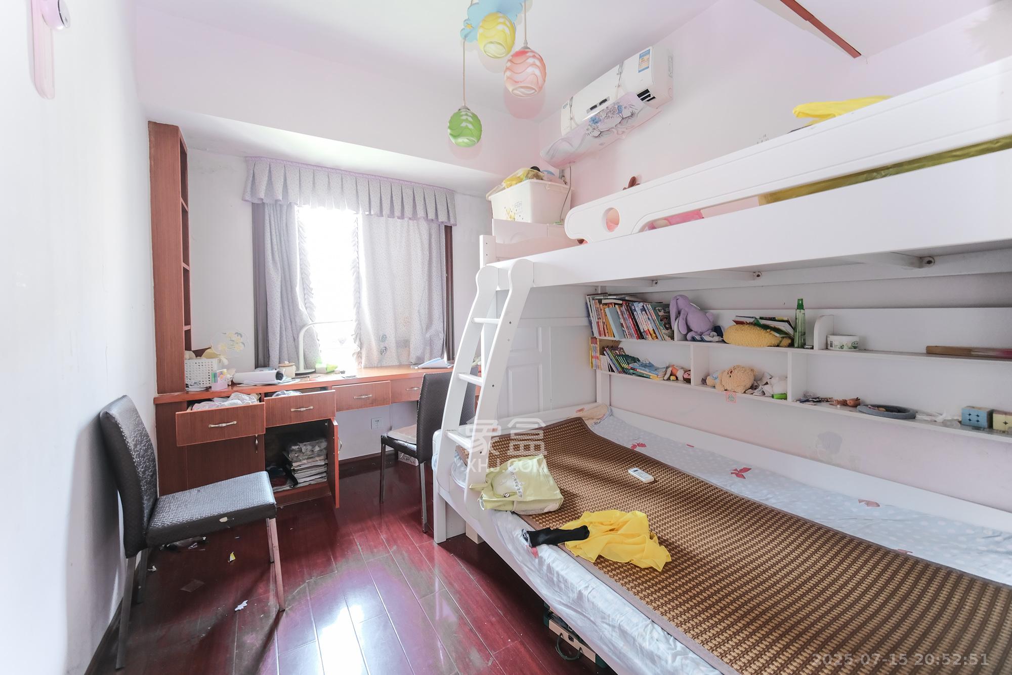 山水湾  2室2厅1卫    49.8万卧室