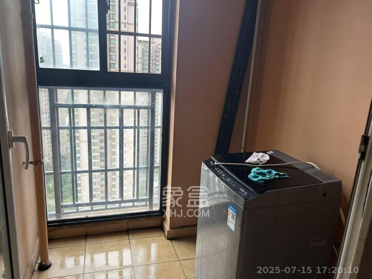 花样年华  2室2厅1卫    1500.0元/月 花样年华  2室2厅1卫    1500.0元/月室内图