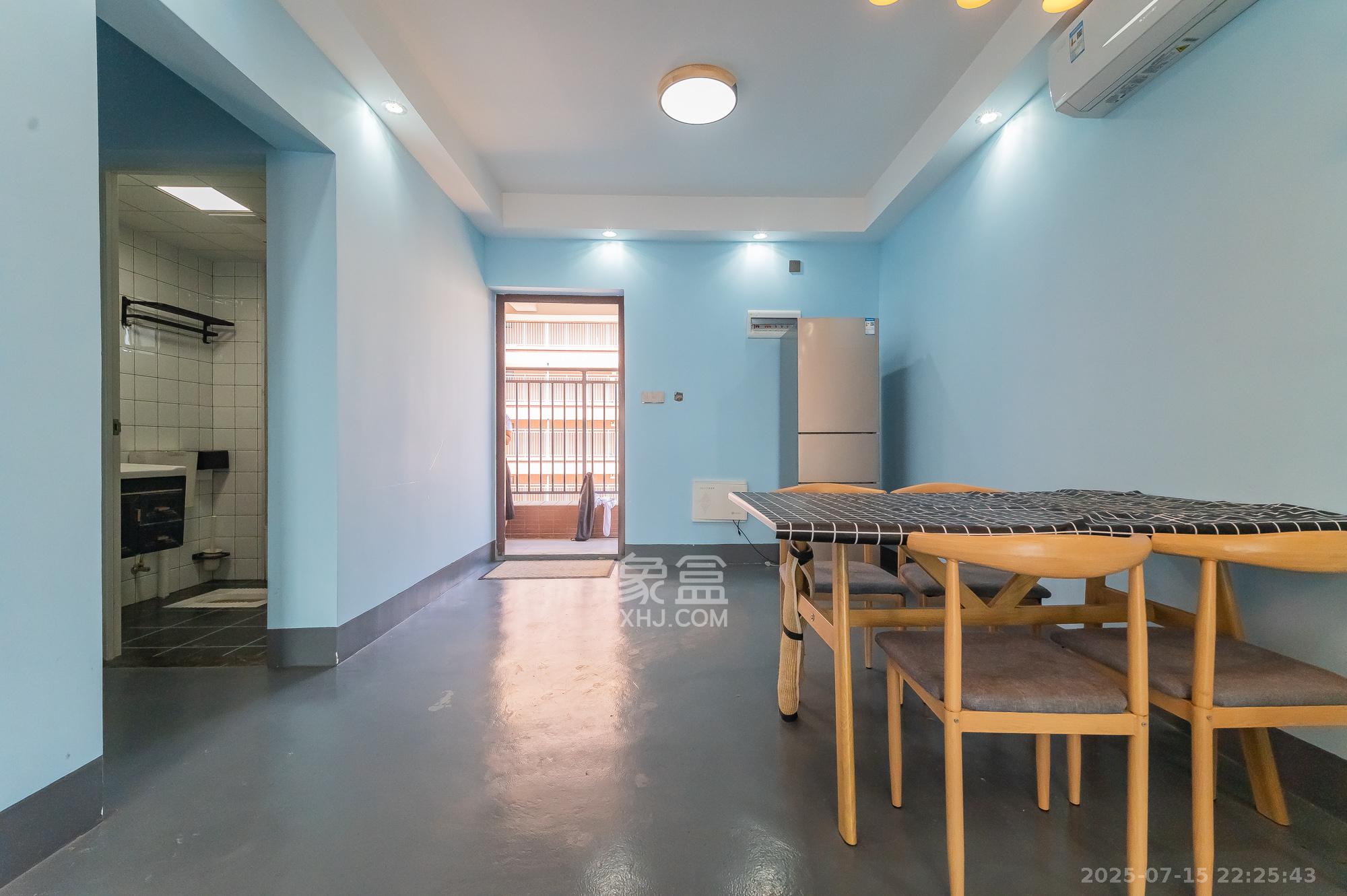 恒基凯旋门三期 2室1厅1卫 53.8万 恒基凯旋门三期 2室1厅1卫 53.8万客厅