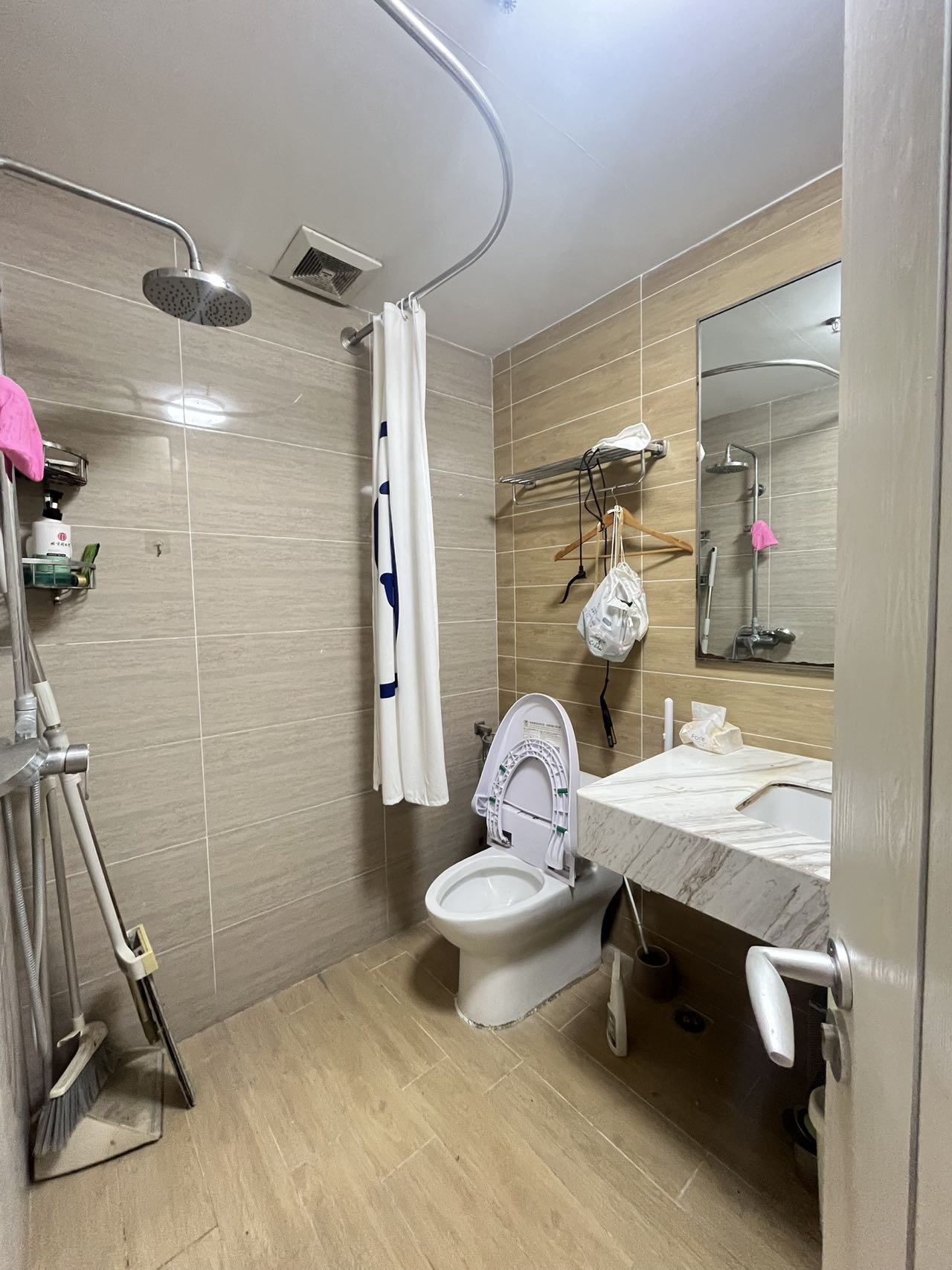 保利中央海岸一二期  2室2厅2卫   2300.00元/月室内图