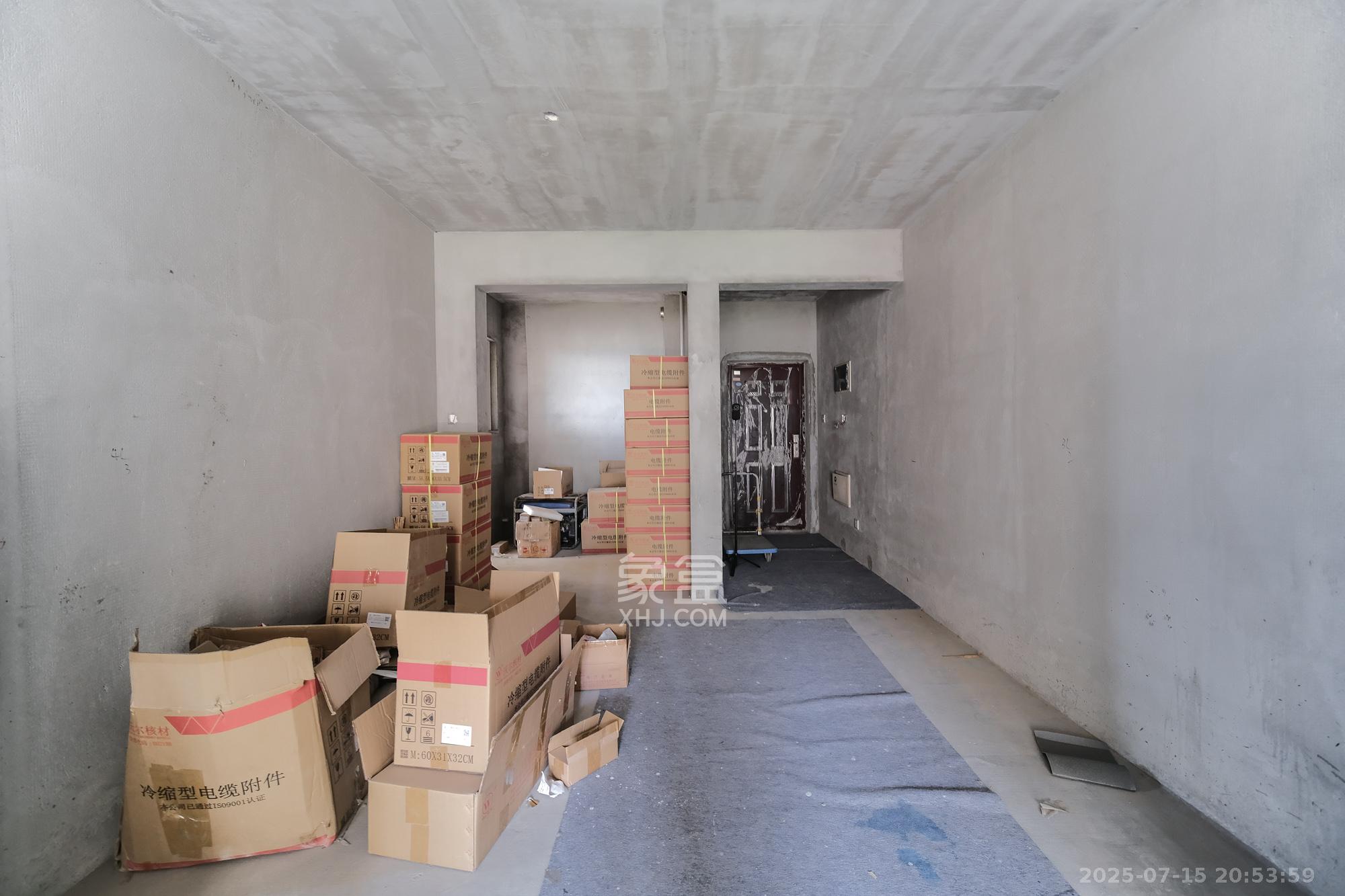 保利香槟国际  3室2厅2卫    74.0万 保利香槟国际  3室2厅2卫    74.0万客厅