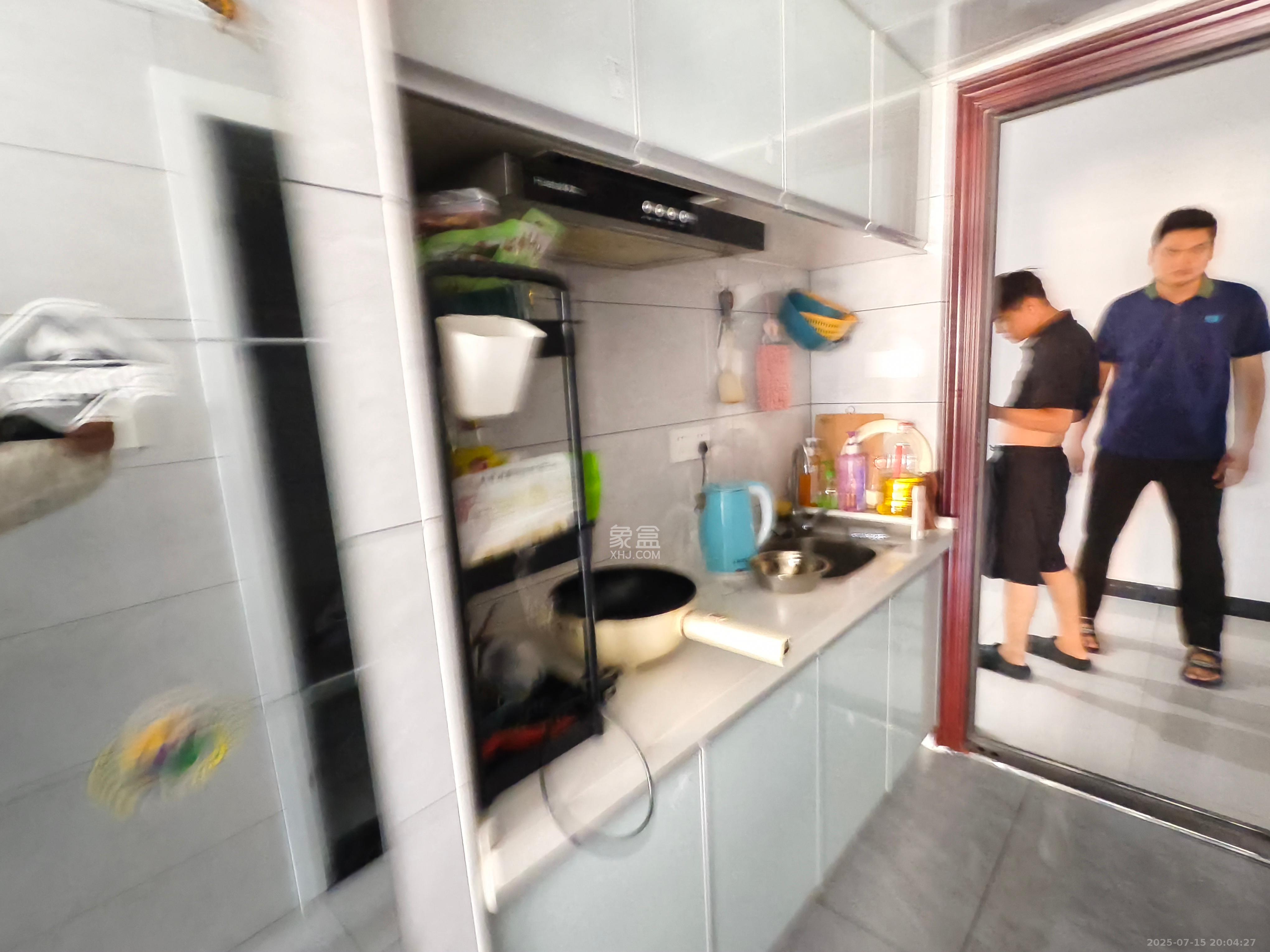 东方美地  2室1厅1卫   1800.00元/月室内图