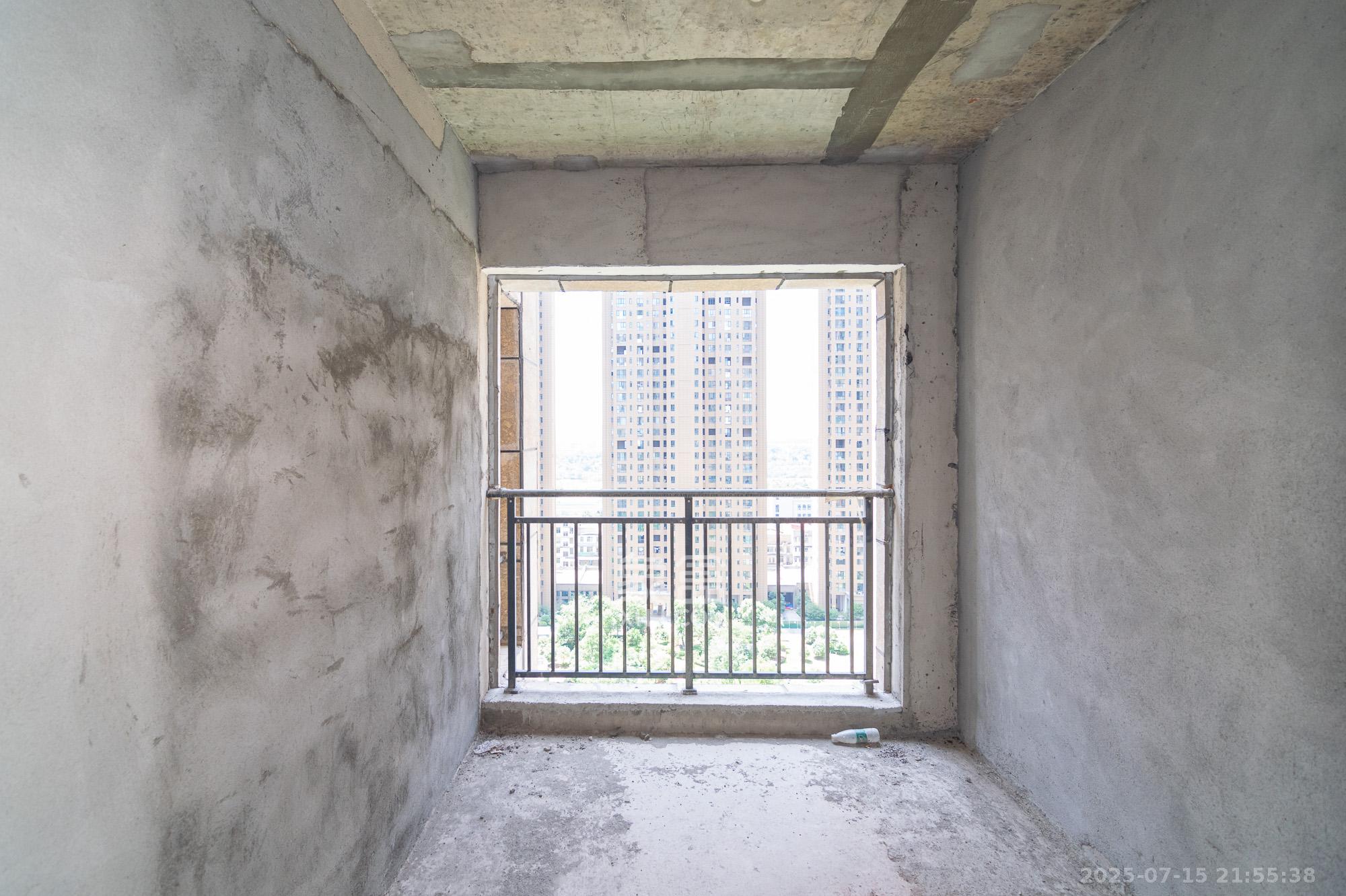 才子城  3室2厅2卫    44.8万阳台
