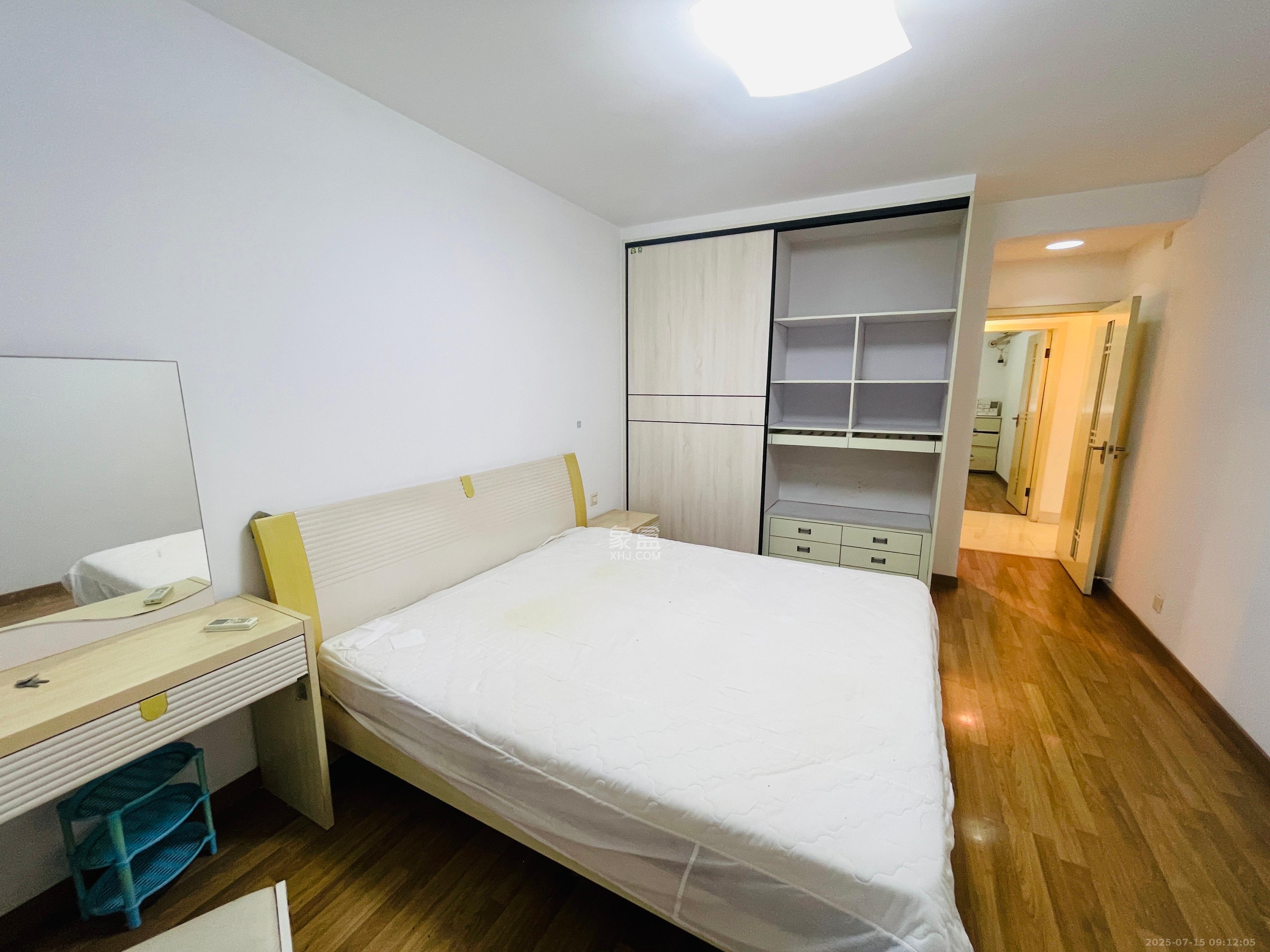 金峰小区北院(七里营社区) 4室2厅2卫 2300.0元/月 金峰小区北院(七里营社区) 4室2厅2卫 2300.0元/月室内图