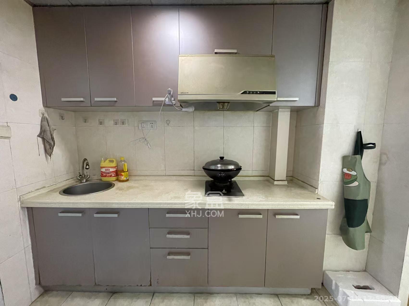 中远公馆 1室1厅1卫 1200.0元/月 中远公馆 1室1厅1卫 1200.0元/月室内图