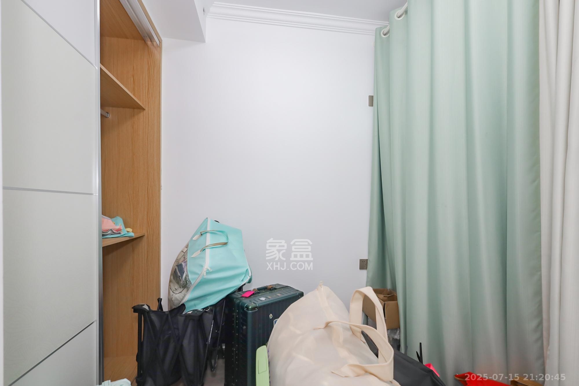 世茂铂翠湾四期(世茂悦享) 3室2厅1卫 108.0万 世茂铂翠湾四期(世茂悦享) 3室2厅1卫 108.0万卧室