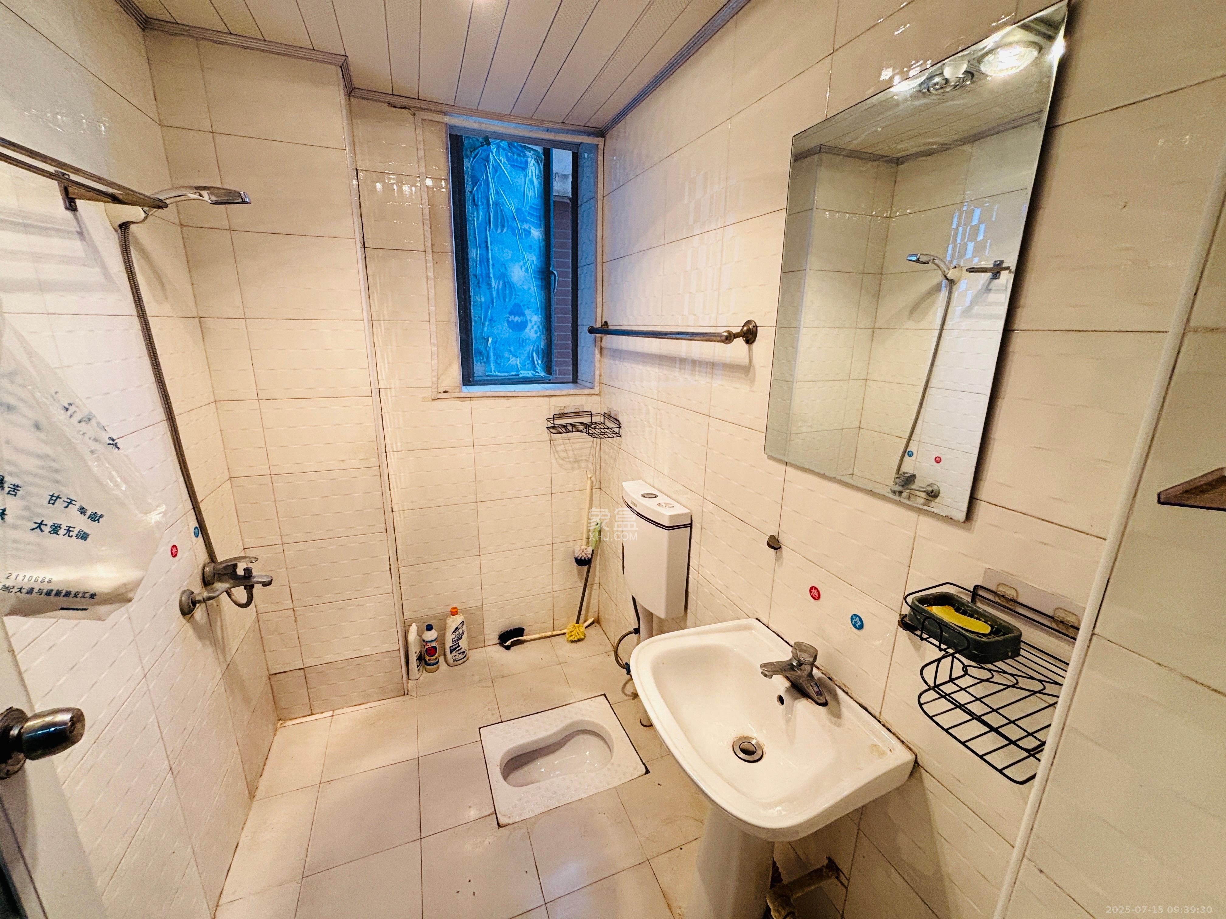 天城湖光山色 2室2厅1卫 1900.0元/月 天城湖光山色 2室2厅1卫 1900.0元/月室内图