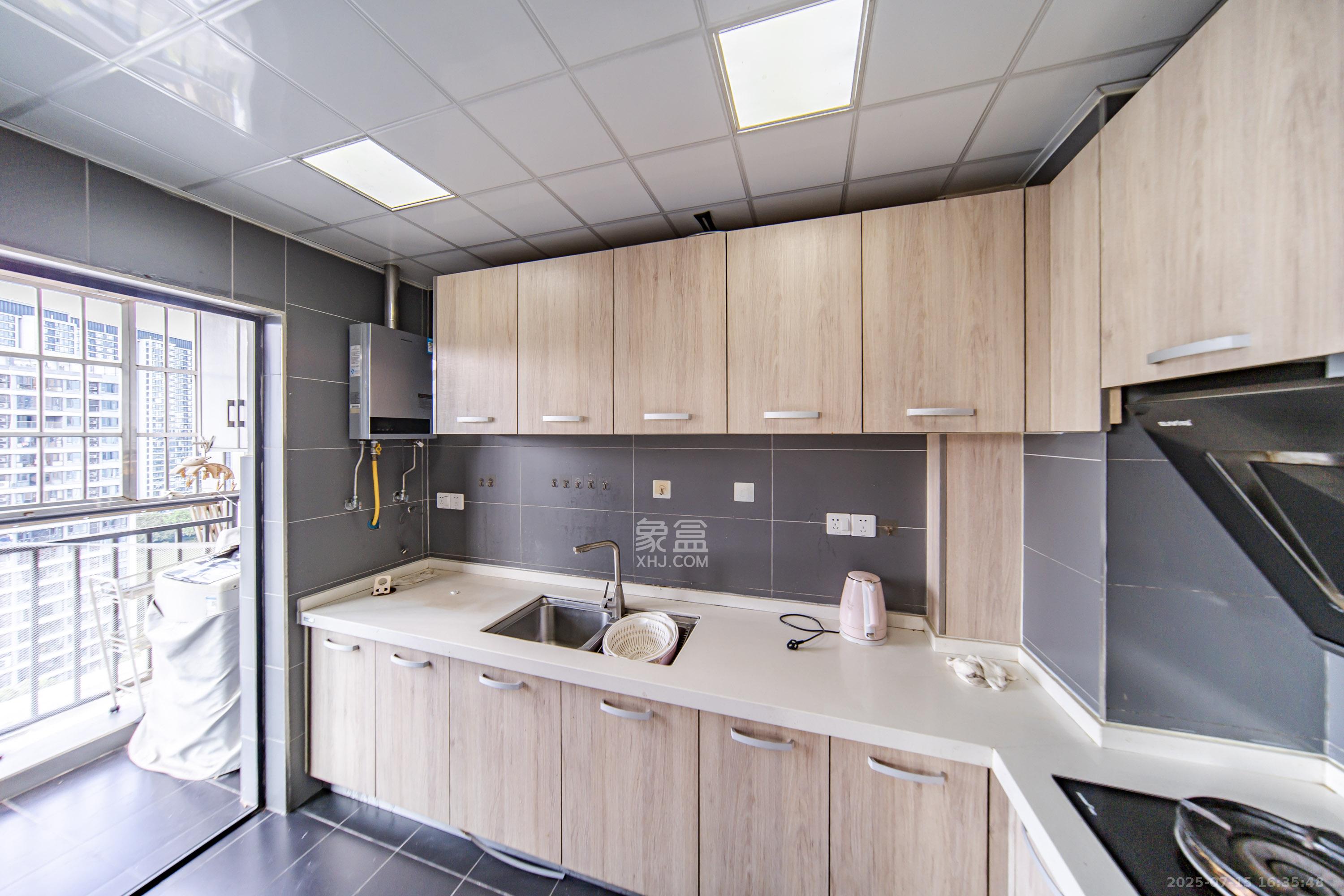 COCO蜜城  3室2厅1卫    75.8万厨房