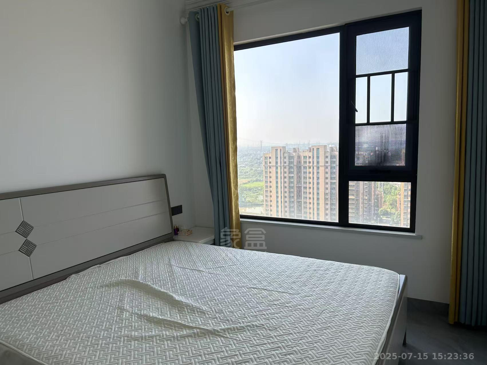 中海学府里 3室2厅1卫 2500.0元/月 中海学府里 3室2厅1卫 2500.0元/月室内图