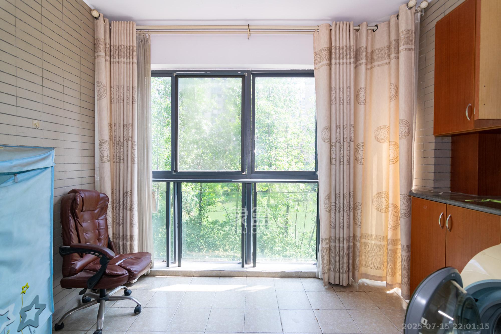 联诚国际城 2室2厅1卫 48.0万 联诚国际城 2室2厅1卫 48.0万阳台