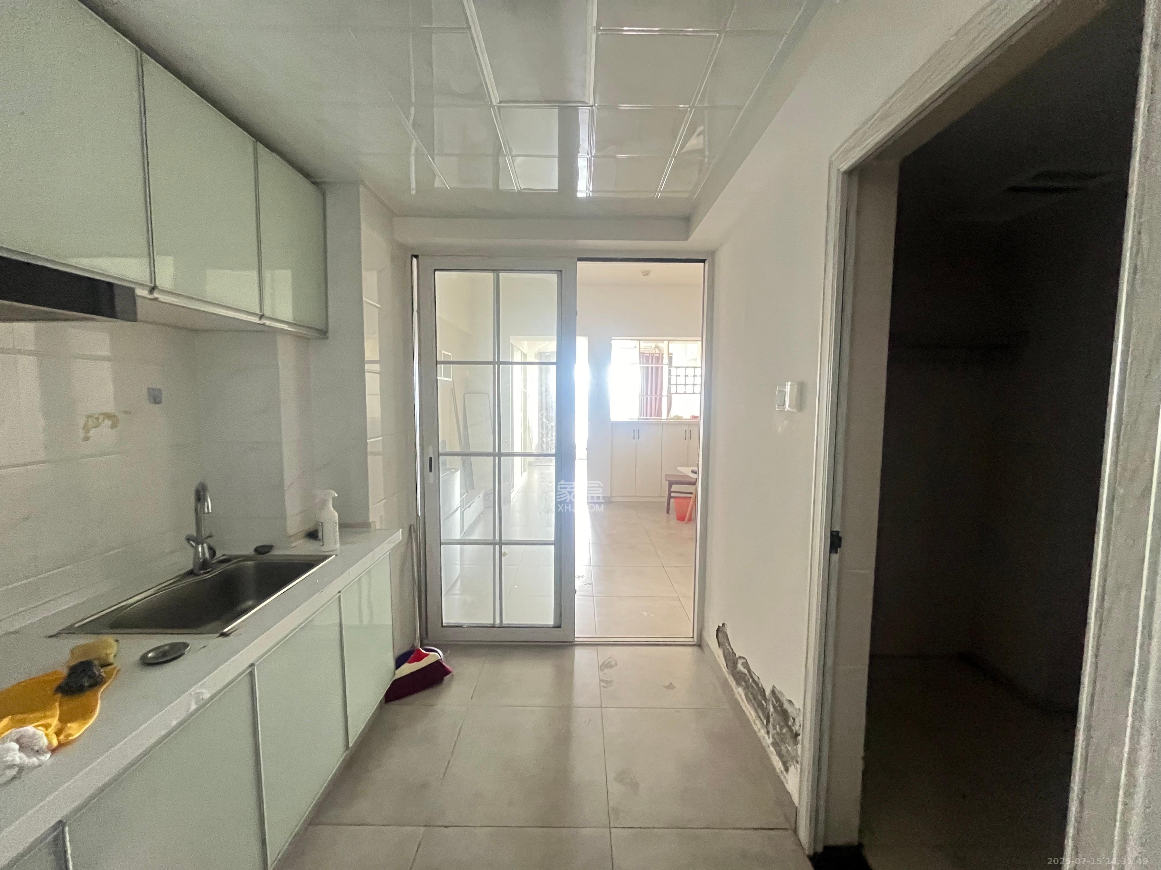 南庭城果 1室1厅1卫 1600.0元/月 南庭城果 1室1厅1卫 1600.0元/月室内图