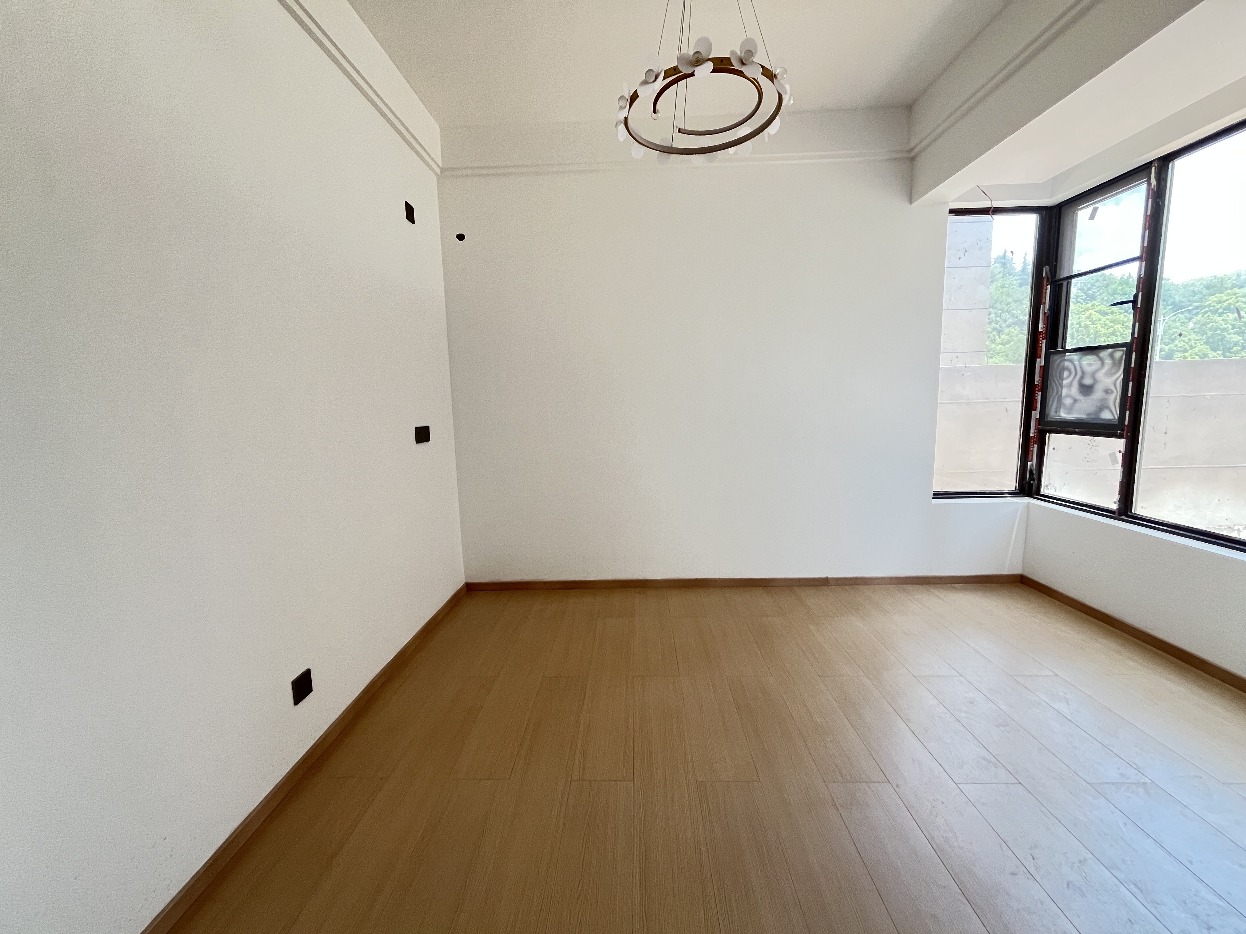 唯读逸臣公园 1室0厅0卫 2300.0元/月 唯读逸臣公园 1室0厅0卫 2300.0元/月室内图