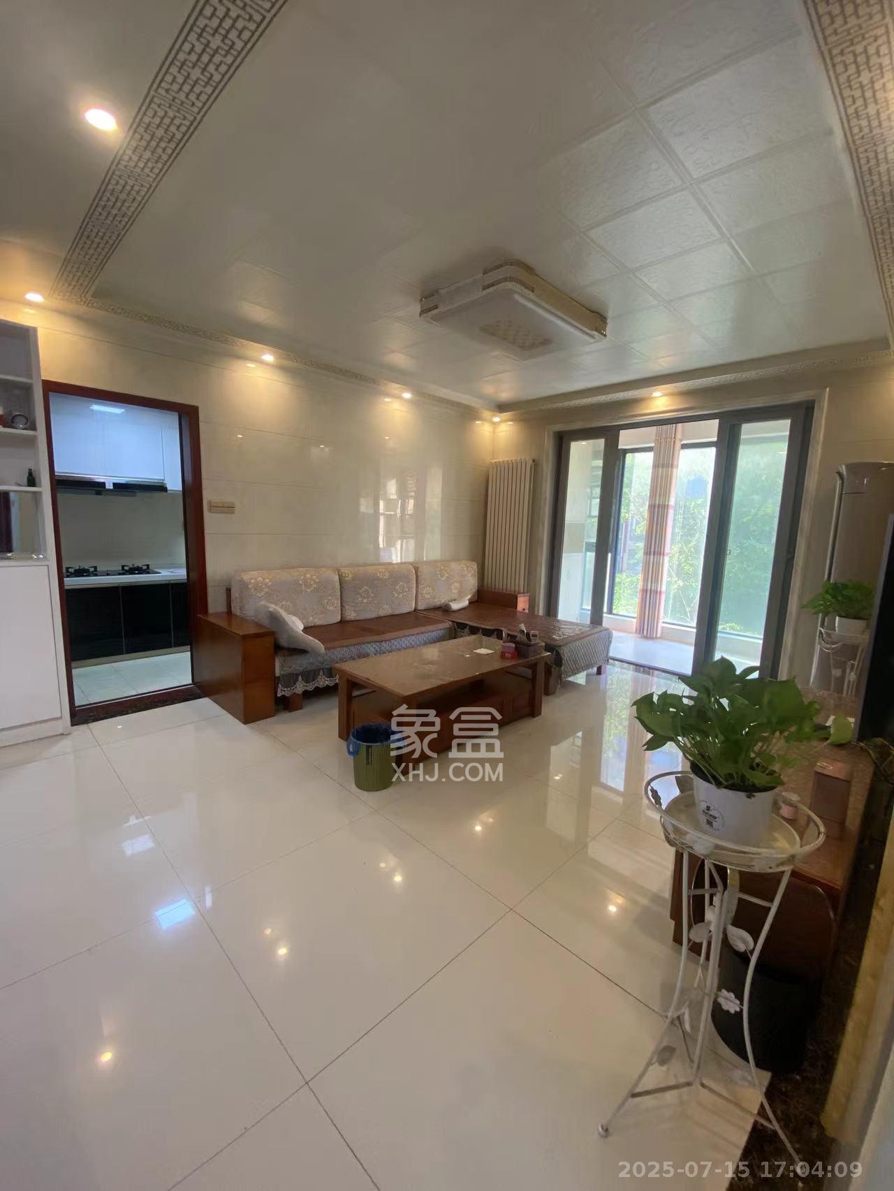 怡海星城  3室2厅2卫    2200.0元/月室内图