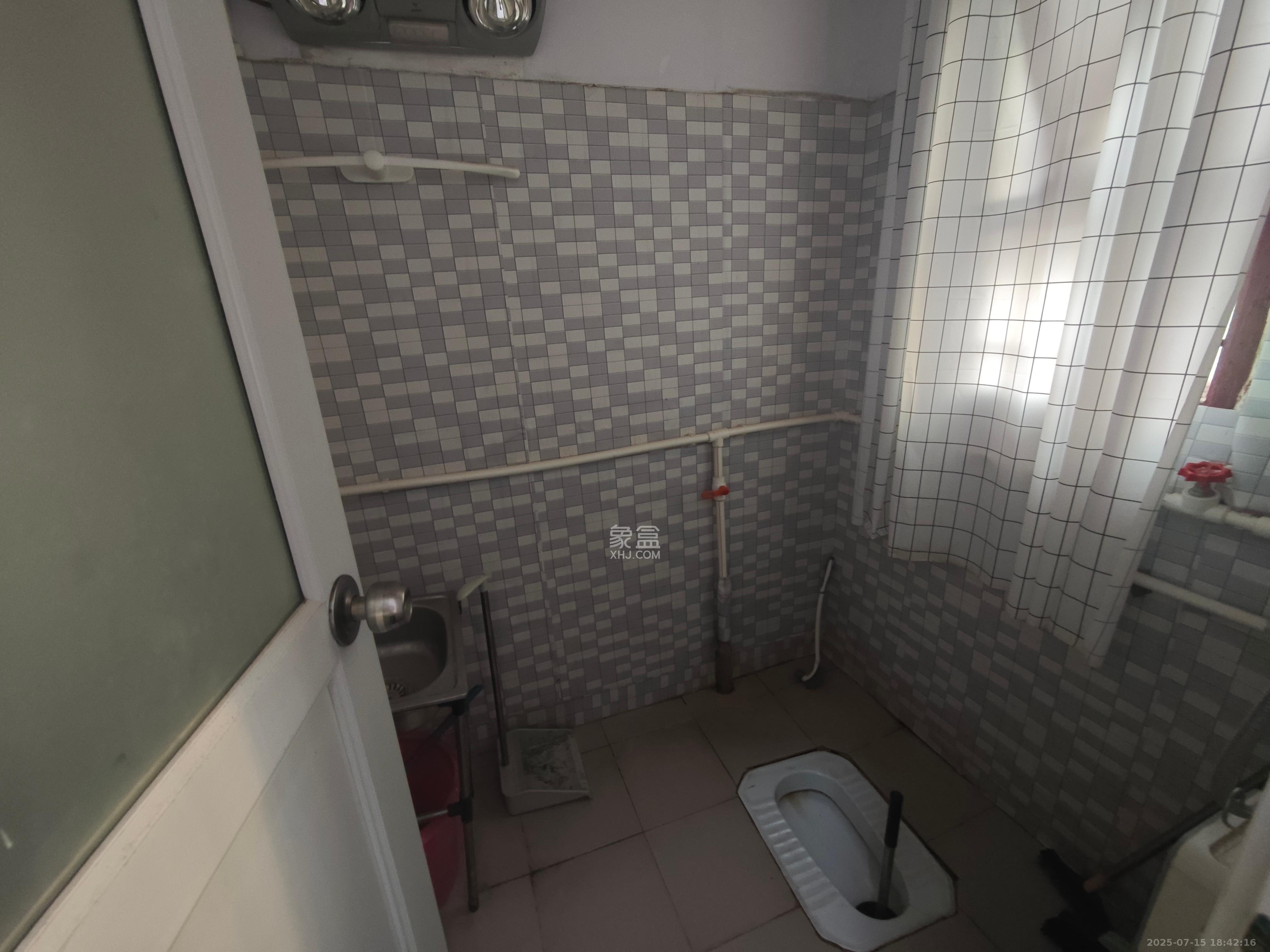 杏花园小区 2室1厅1卫 1300.0元/月 杏花园小区 2室1厅1卫 1300.0元/月室内图