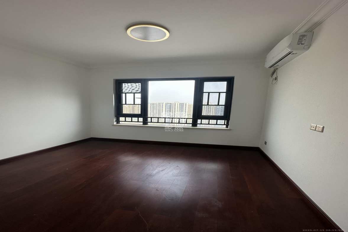 中海阅江府  4室2厅2卫    5000.0元/月 中海阅江府  4室2厅2卫    5000.0元/月室内图