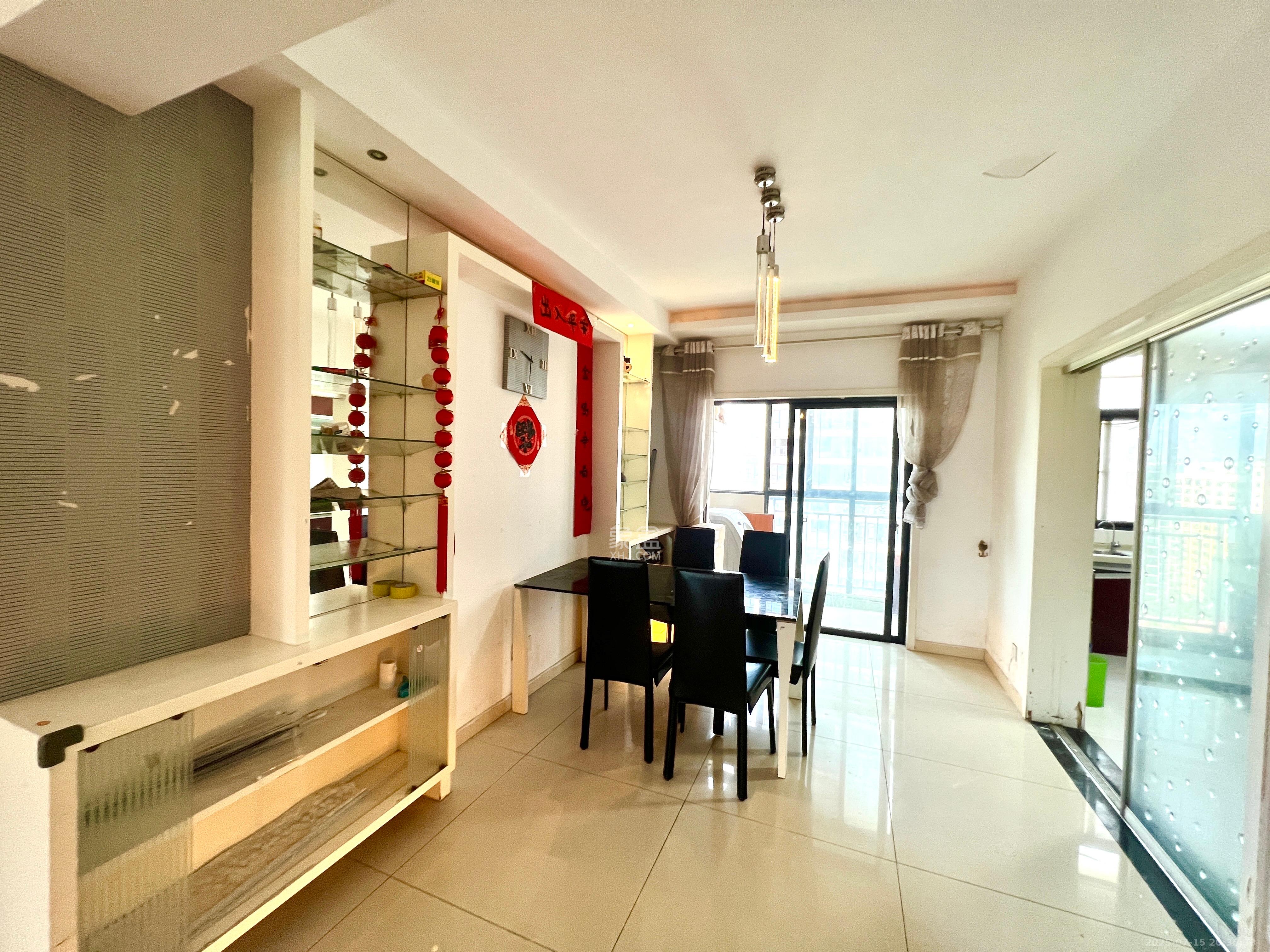 三万英尺 4室1厅2卫 4000.0元/月 三万英尺 4室1厅2卫 4000.0元/月室内图