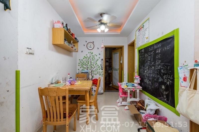 东岸锦城(东方人家)  4室1厅1卫   1800.00元/月室内图