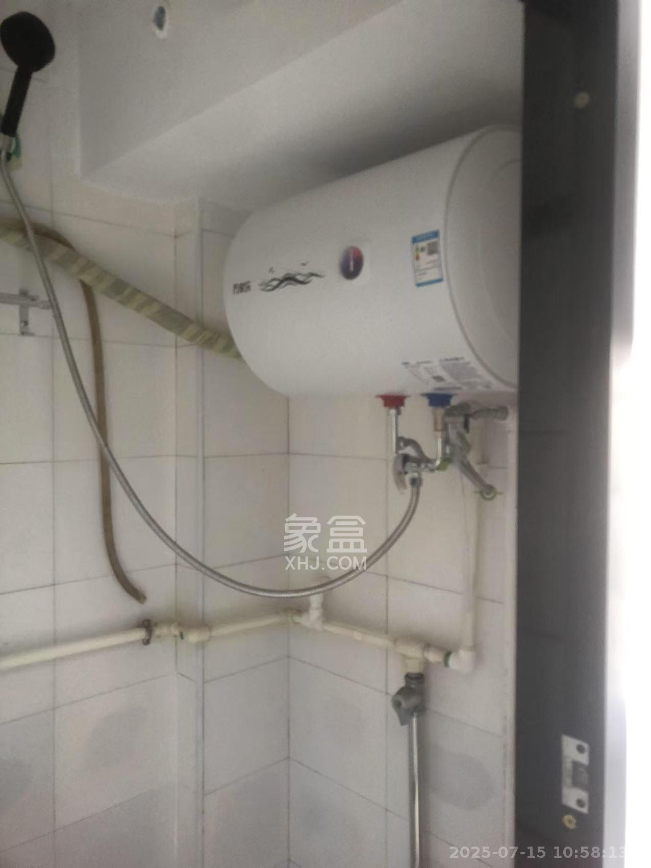 高桥新二号小区 1室0厅1卫 800.0元/月 高桥新二号小区 1室0厅1卫 800.0元/月室内图