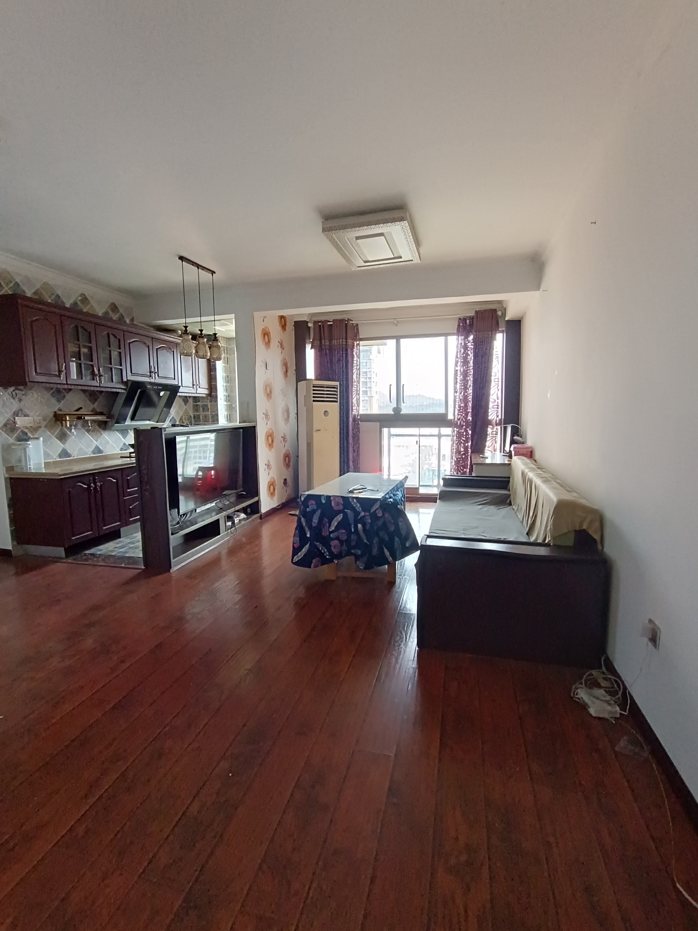 月亮湾三期  2室2厅1卫    1700.0元/月 月亮湾三期  2室2厅1卫    1700.0元/月室内图