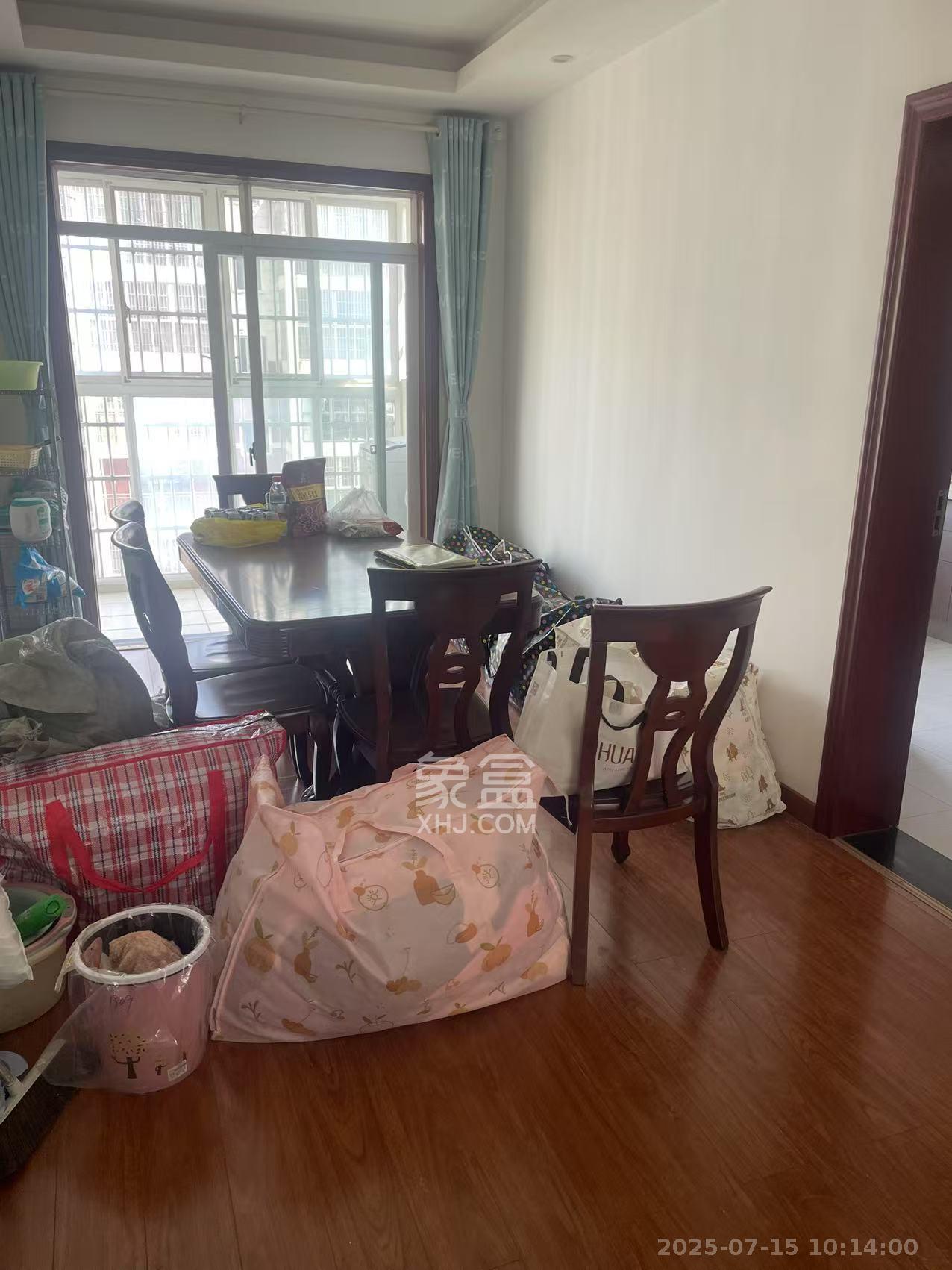 理工大学职工单位房青年汇  3室2厅2卫    2600.0元/月 理工大学职工单位房青年汇  3室2厅2卫    2600.0元/月室内图