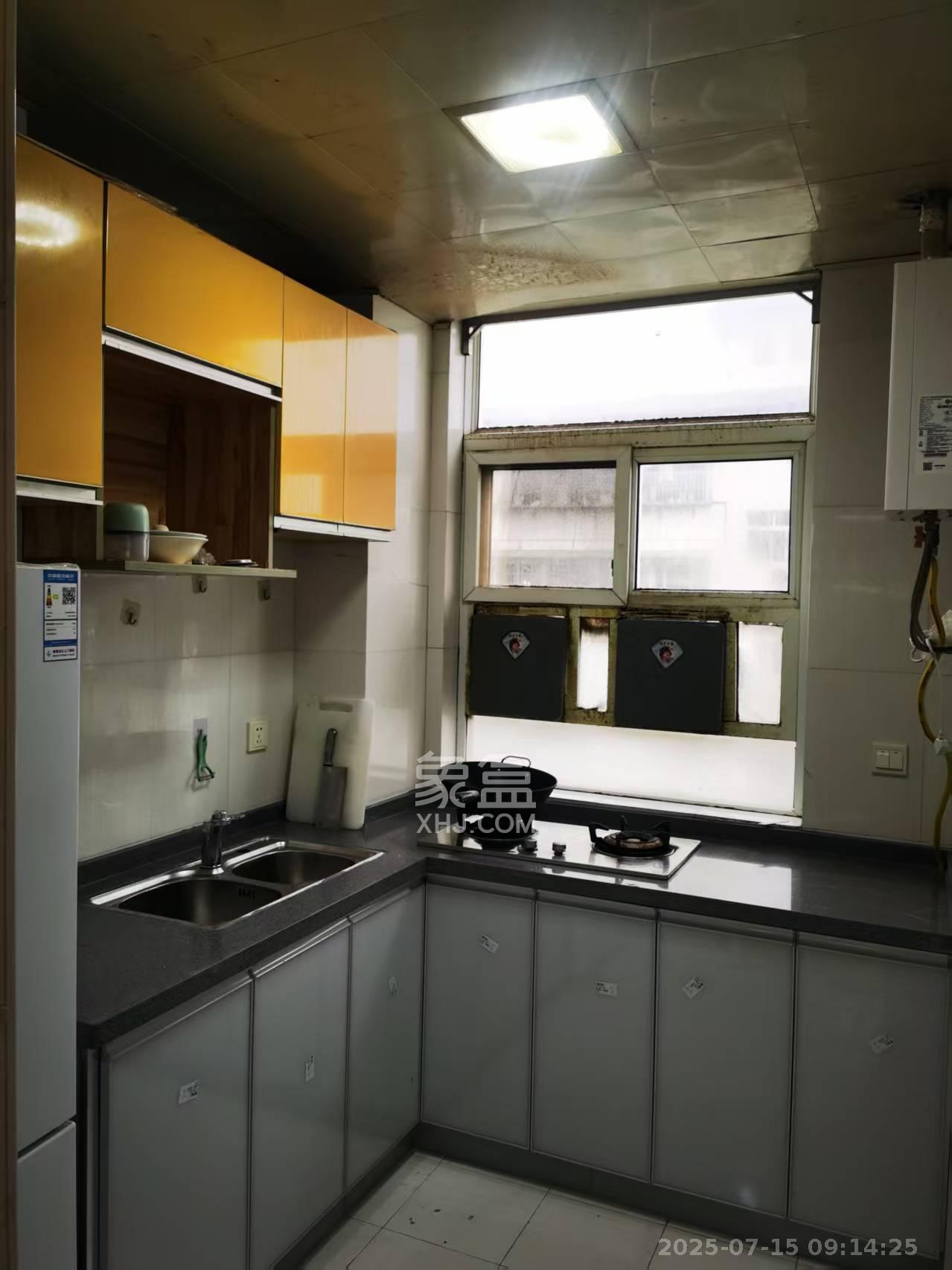 湘樟园小区(湘樟家园) 3室2厅1卫 1700.0元/月 湘樟园小区(湘樟家园) 3室2厅1卫 1700.0元/月室内图