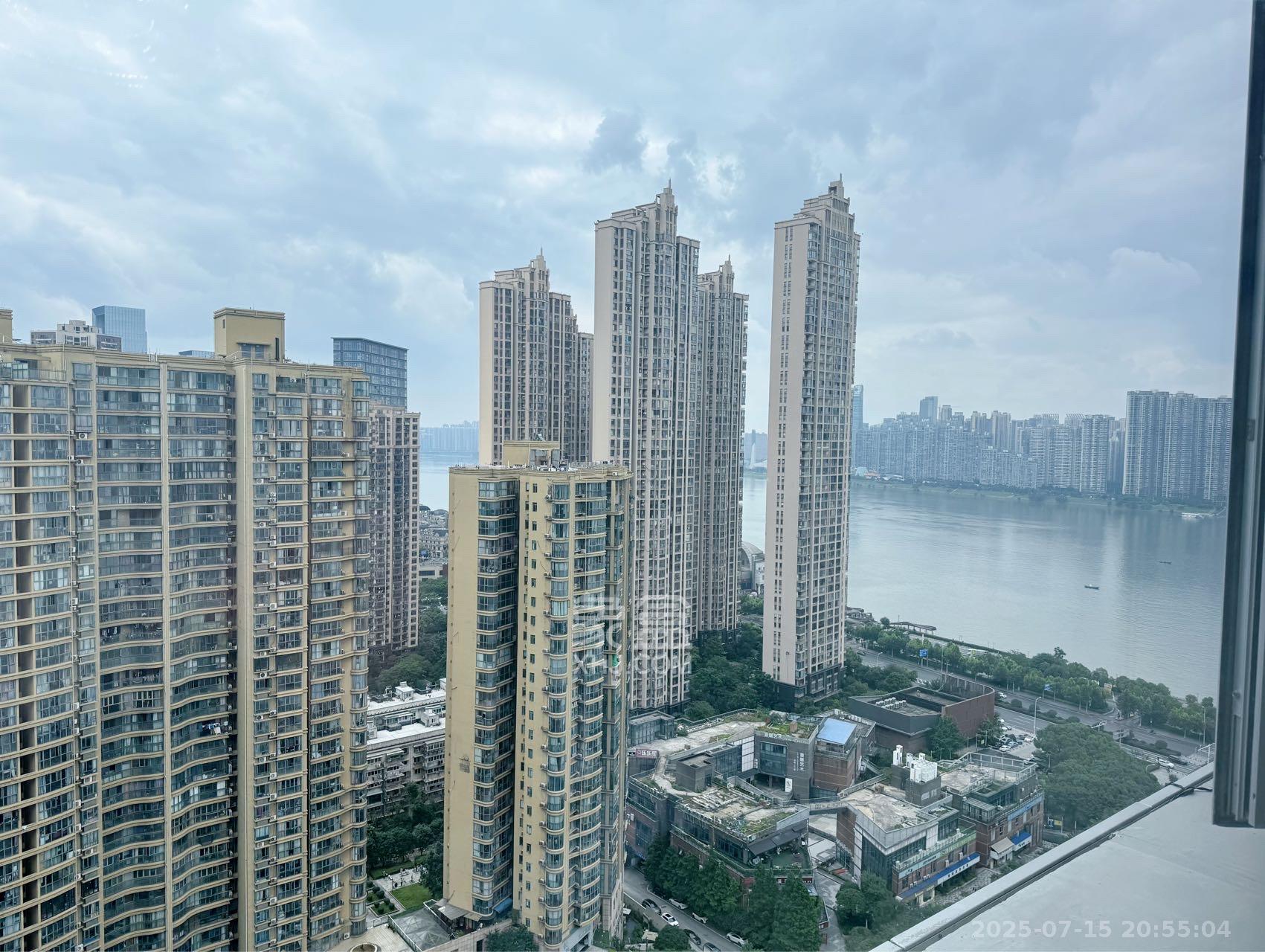 保利天禧EF区  2室1厅1卫   3000.00元/月室内图