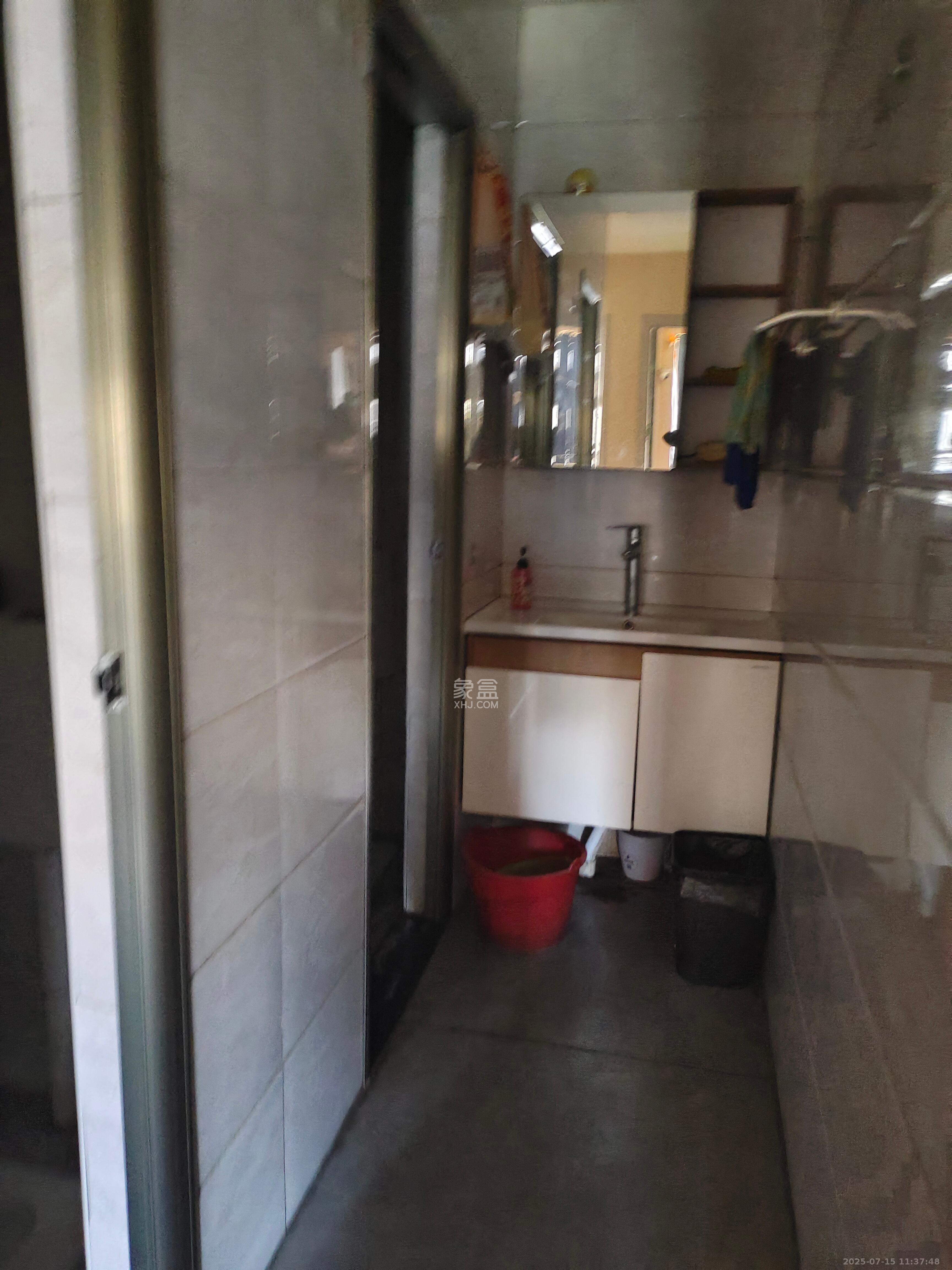 新世界广场 1室1厅1卫 5800.0元/月 新世界广场 1室1厅1卫 5800.0元/月室内图