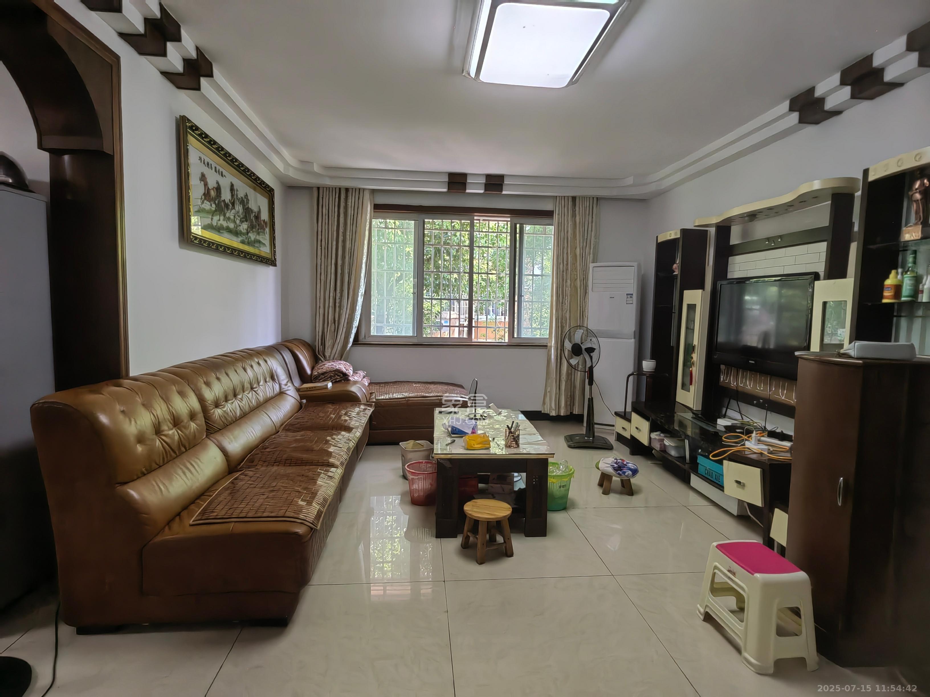 新桥小区 3室2厅1卫 2200.0元/月 新桥小区 3室2厅1卫 2200.0元/月室内图