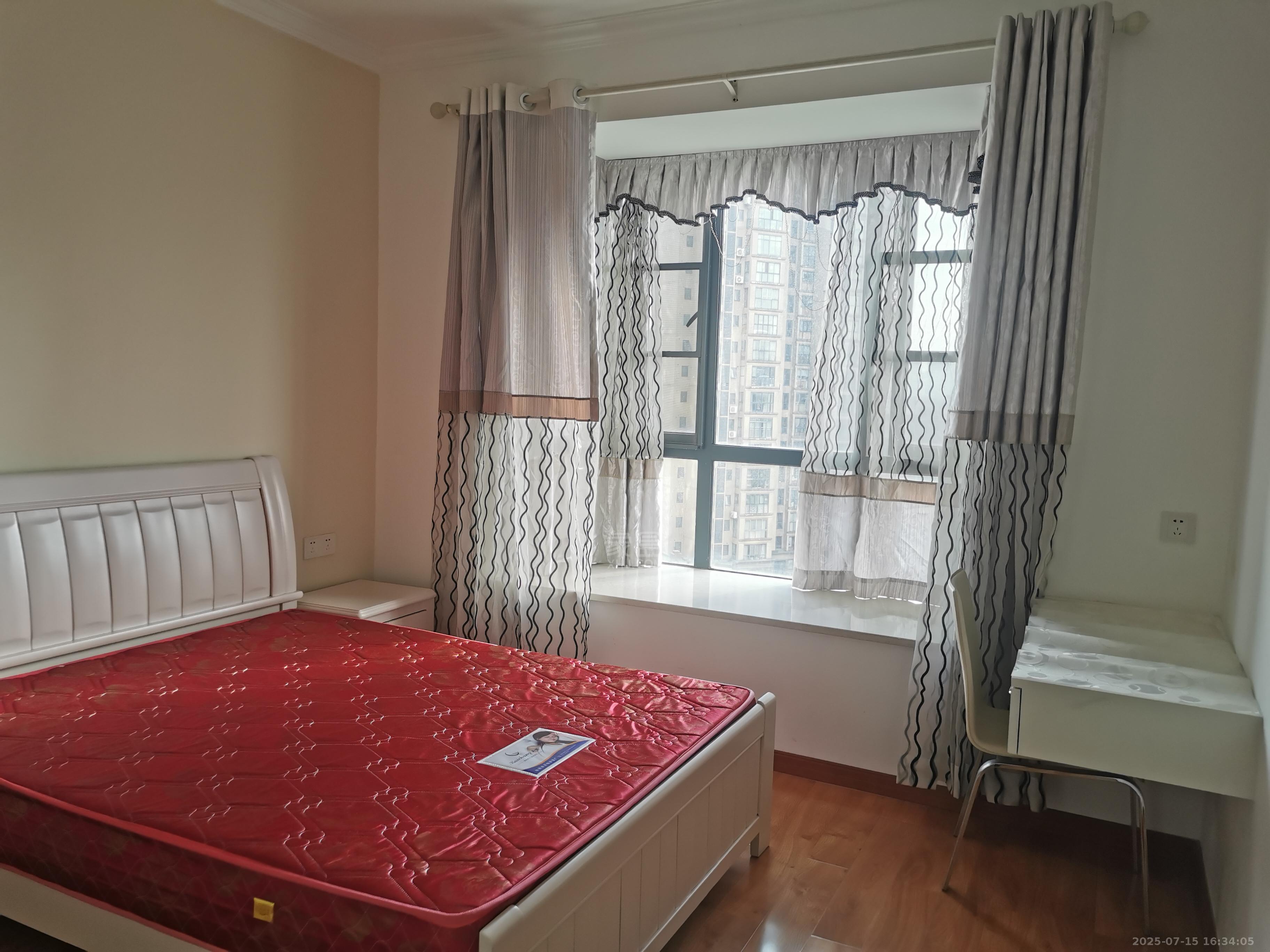 中建御山和苑 3室2厅1卫 2200.0元/月 中建御山和苑 3室2厅1卫 2200.0元/月室内图