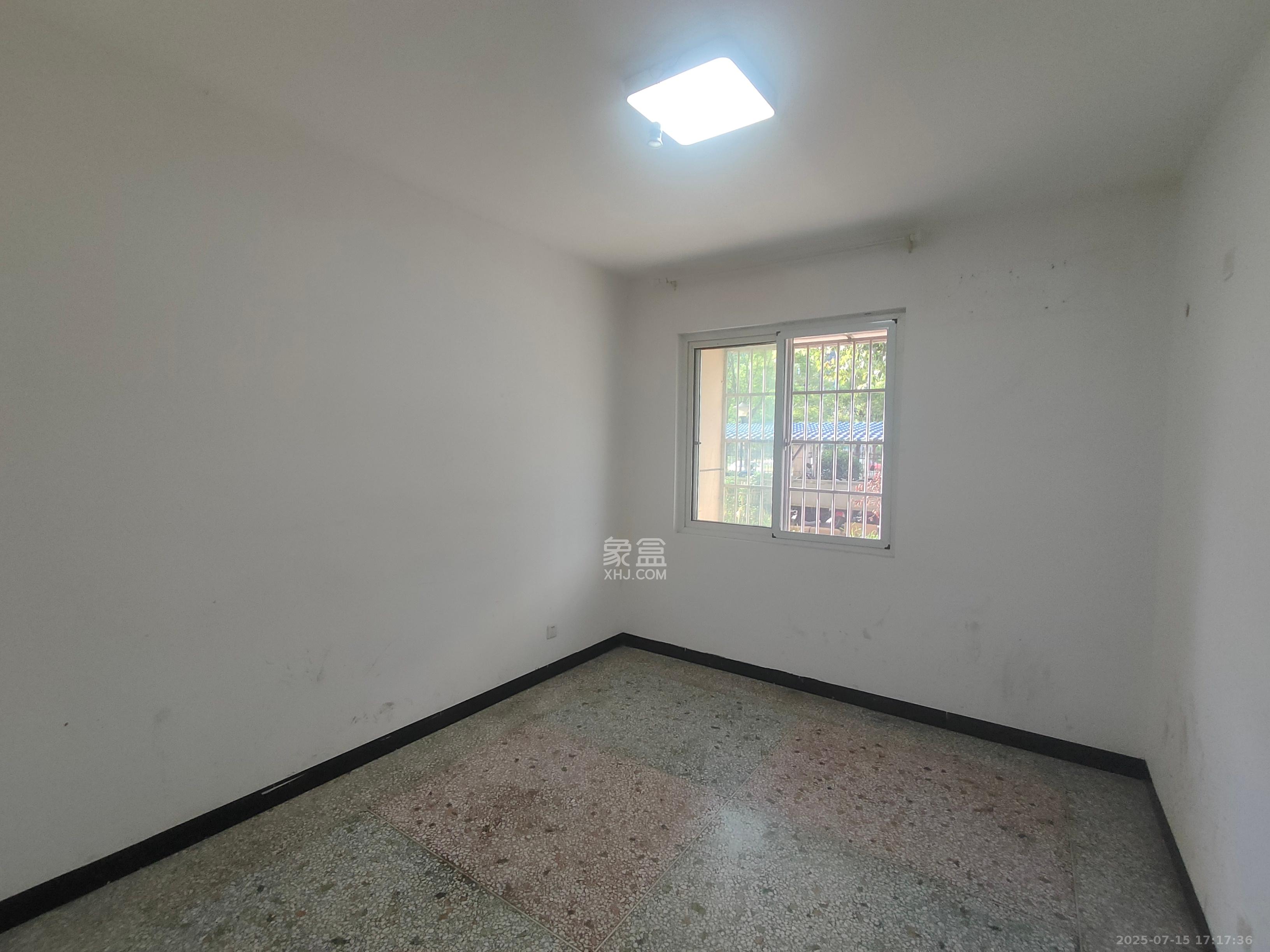 和康园小区  4室2厅2卫    2100.0元/月 和康园小区  4室2厅2卫    2100.0元/月室内图