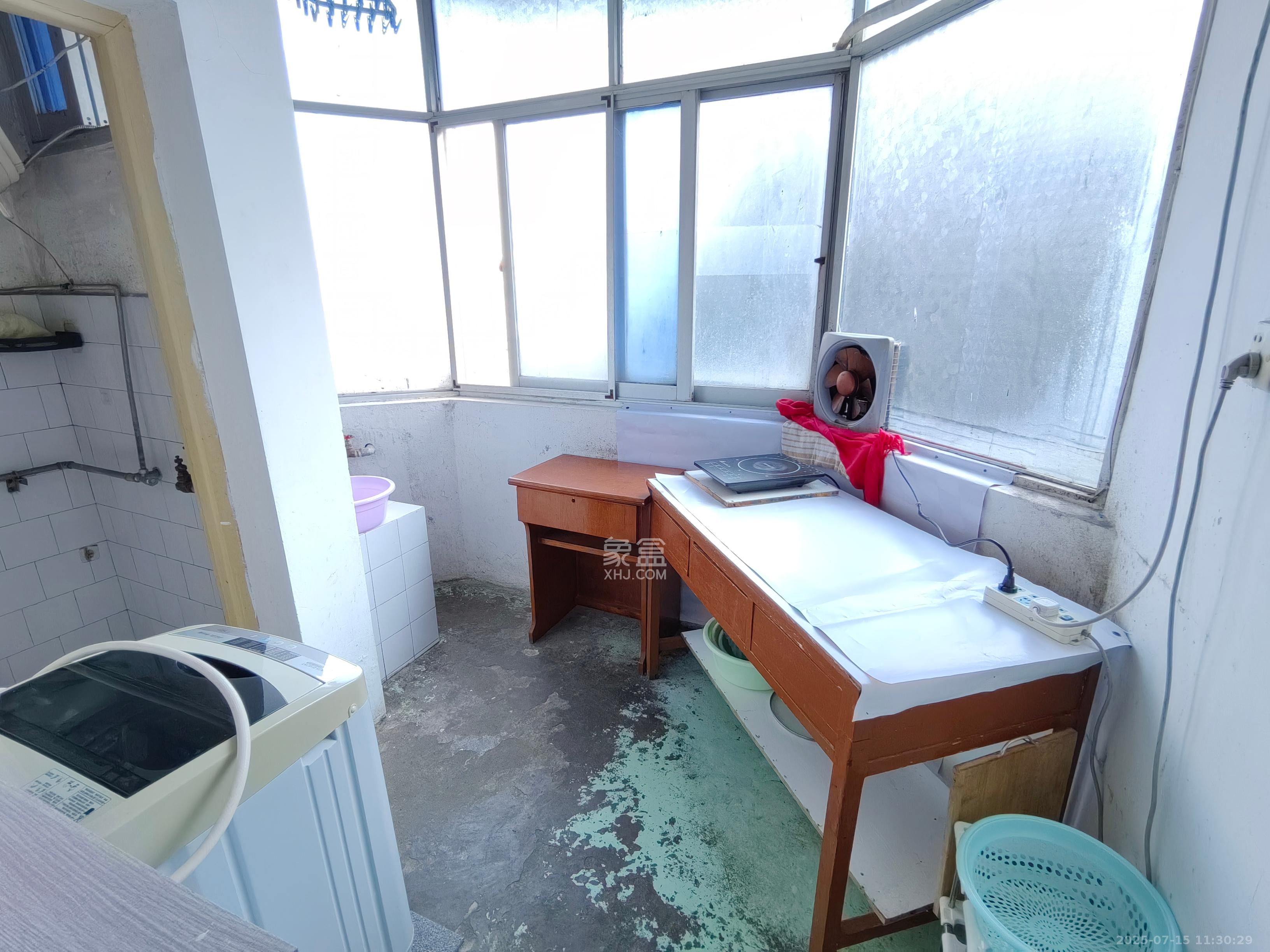 水泵厂宿舍  1室1厅1卫   750.00元/月室内图