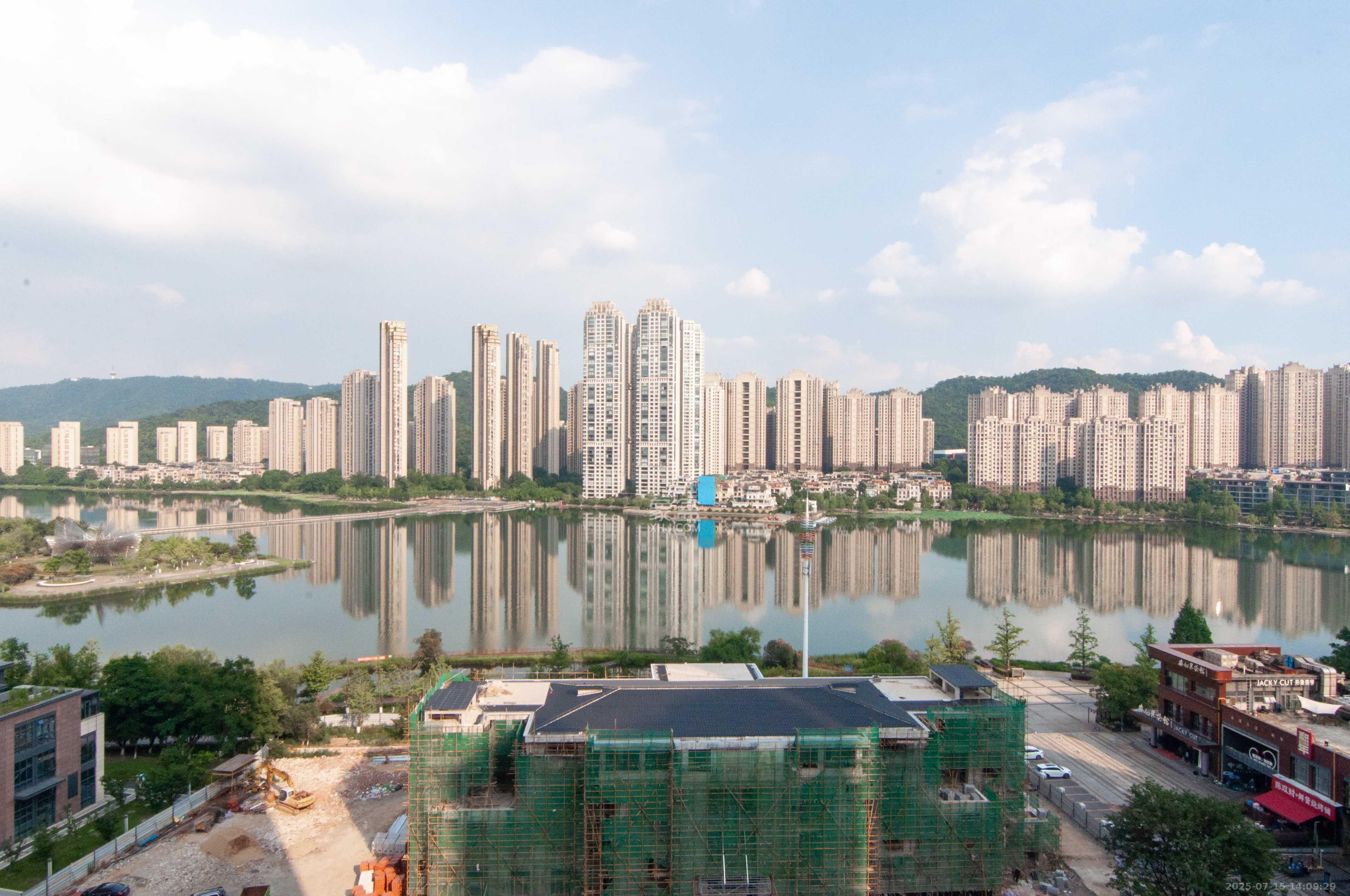 中建梅溪湖中心  4室2厅3卫   300.00万其他