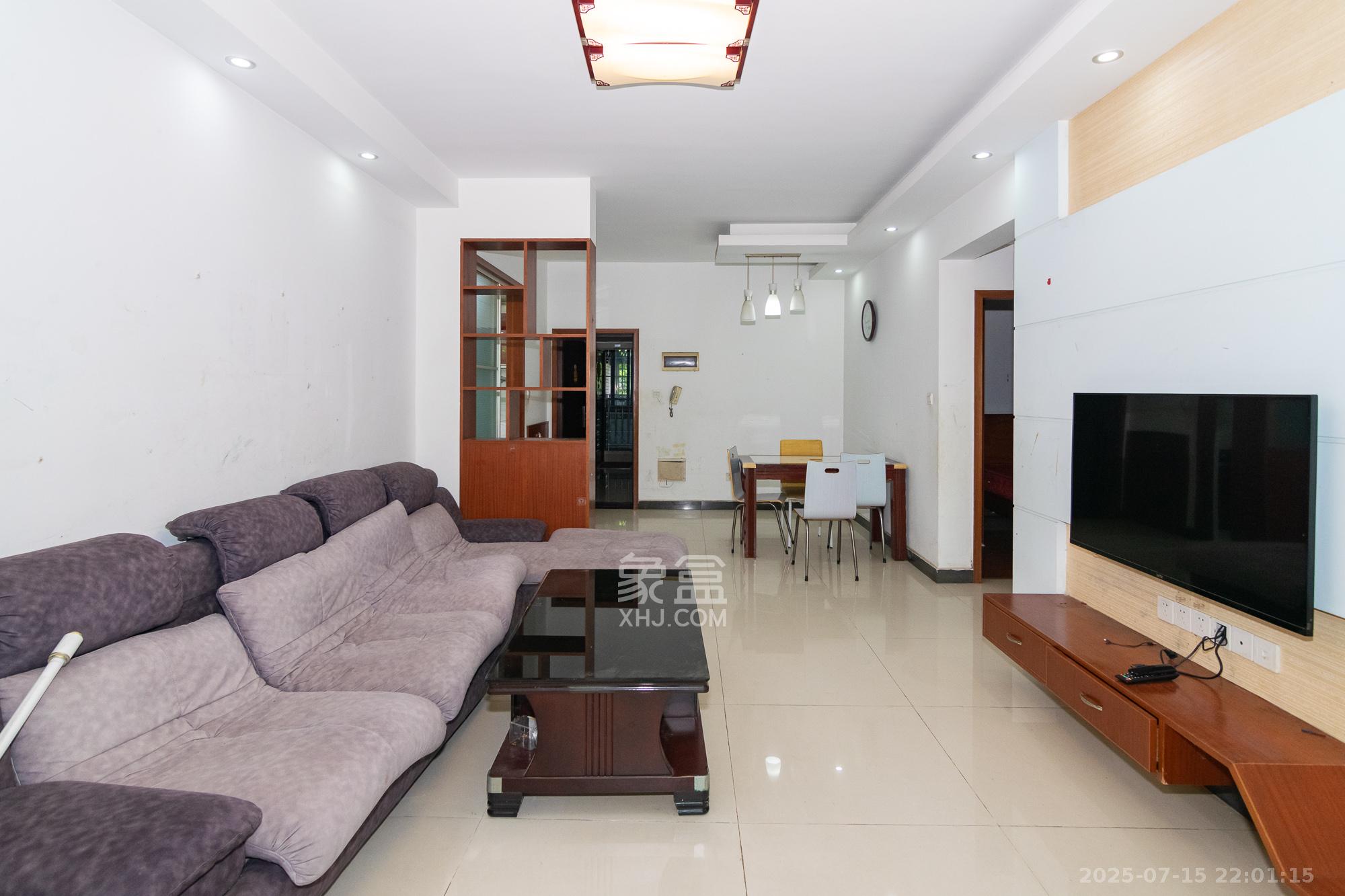 联诚国际城 2室2厅1卫 48.0万 联诚国际城 2室2厅1卫 48.0万客厅