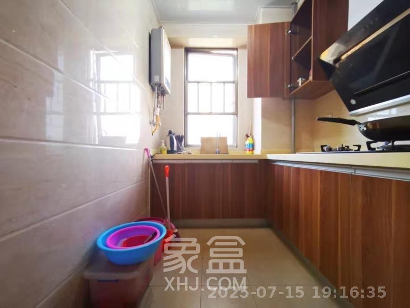 麓谷小镇  3室2厅1卫   2400.00元/月室内图