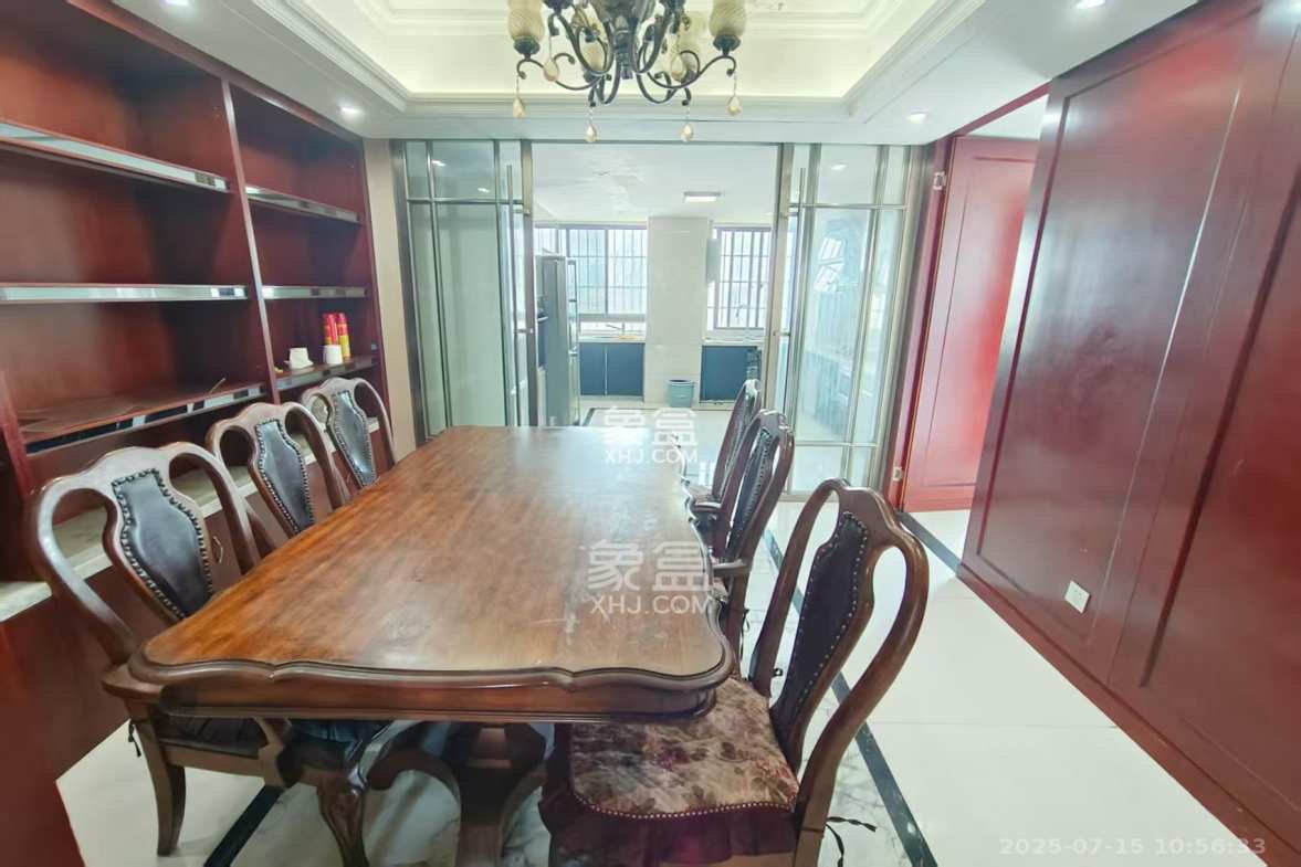 长大彩虹都  4室2厅2卫    3200.0元/月 长大彩虹都  4室2厅2卫    3200.0元/月室内图