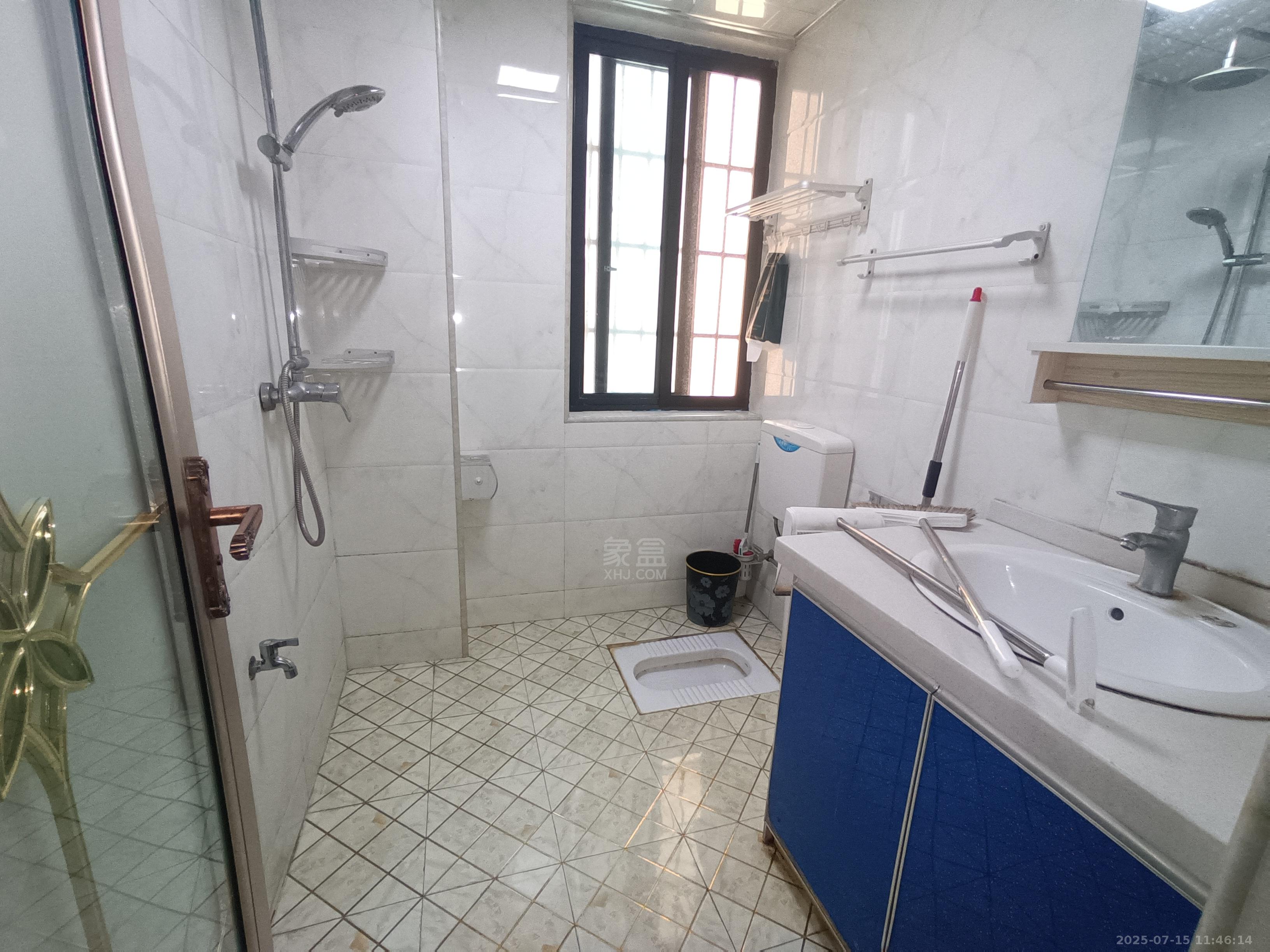 泰山一号 2室2厅1卫 1500.0元/月 泰山一号 2室2厅1卫 1500.0元/月室内图