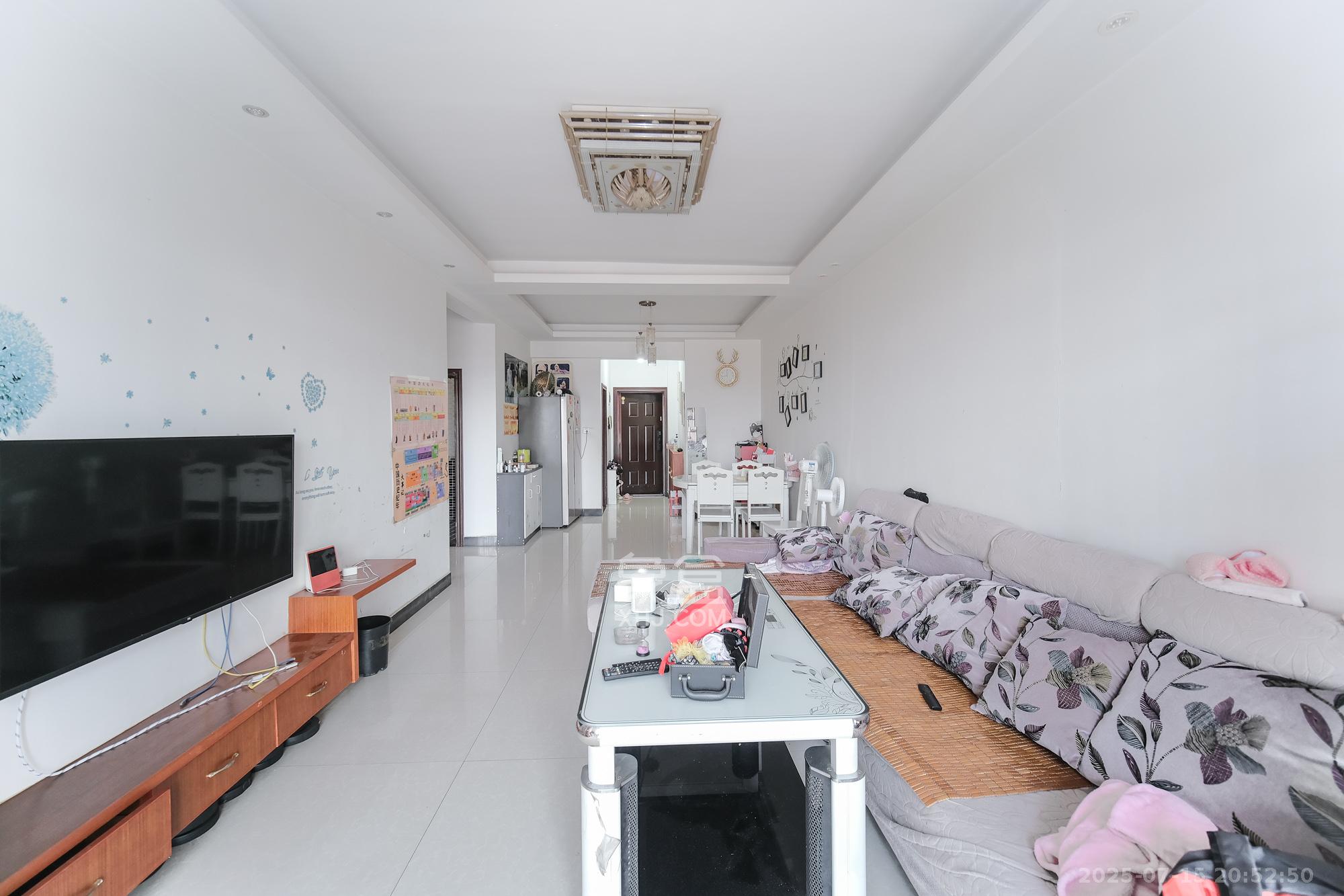 山水湾  2室2厅1卫    49.8万客厅