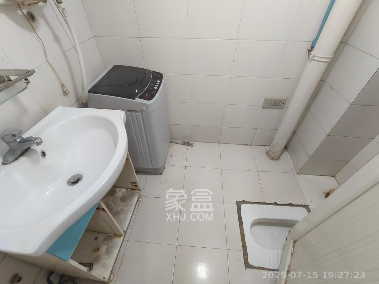 东方公寓  1室1厅1卫   1500.00元/月室内图