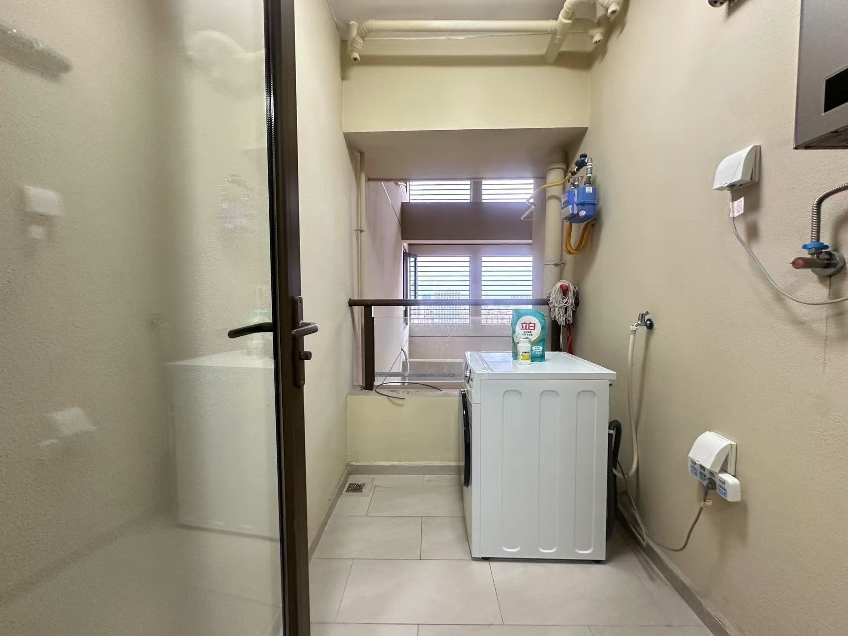 金湖壹号  2室2厅1卫    3700.0元/月室内图