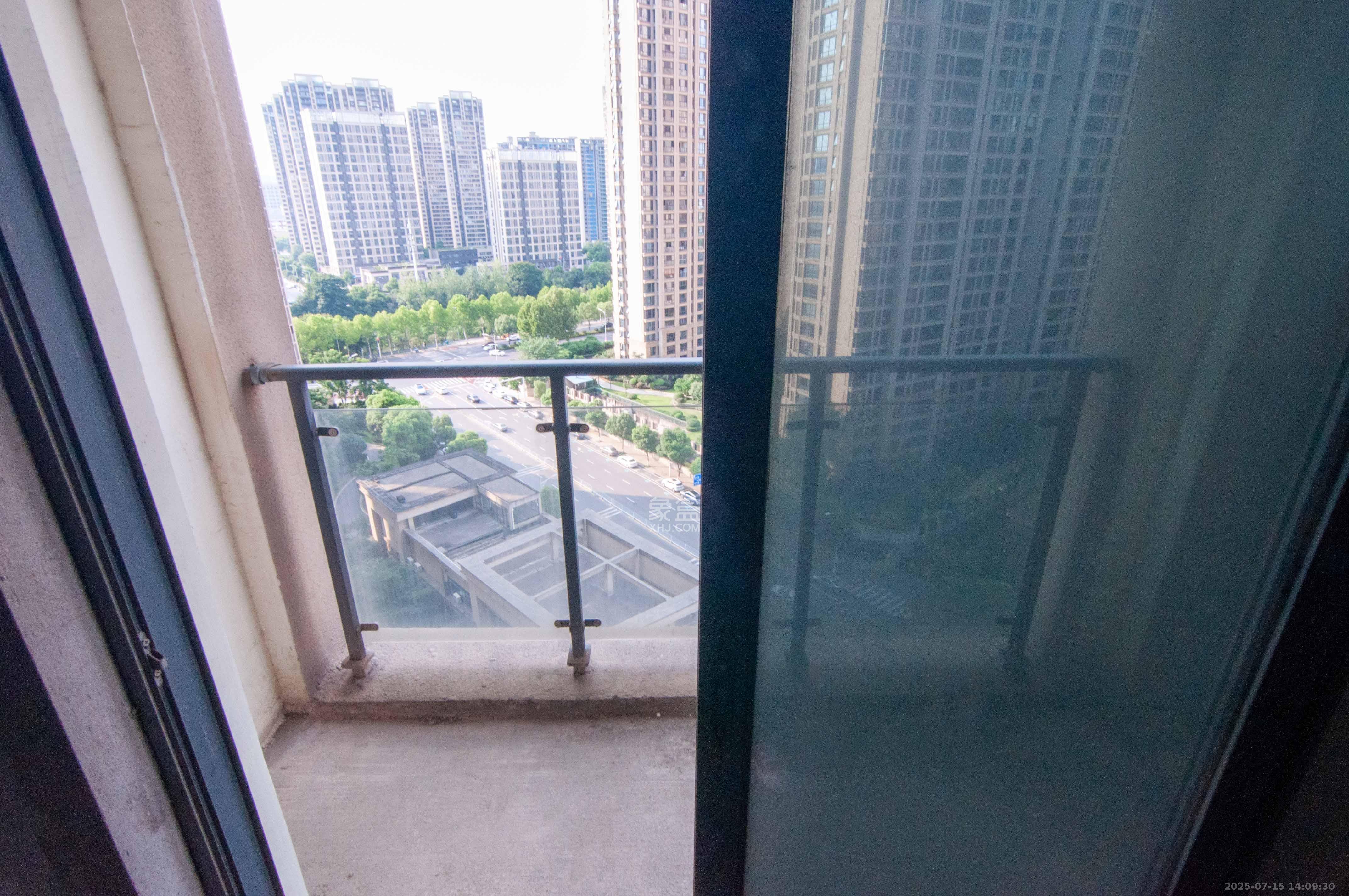 中建梅溪湖中心  4室2厅3卫   300.00万其他
